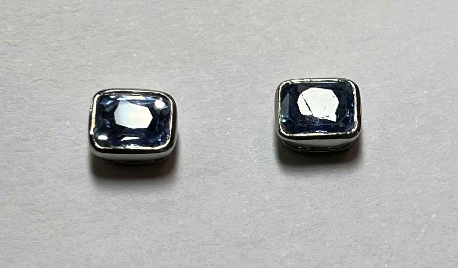 A pair of single stone cornflower blue sapphire stud earrings, - Image 7 of 7