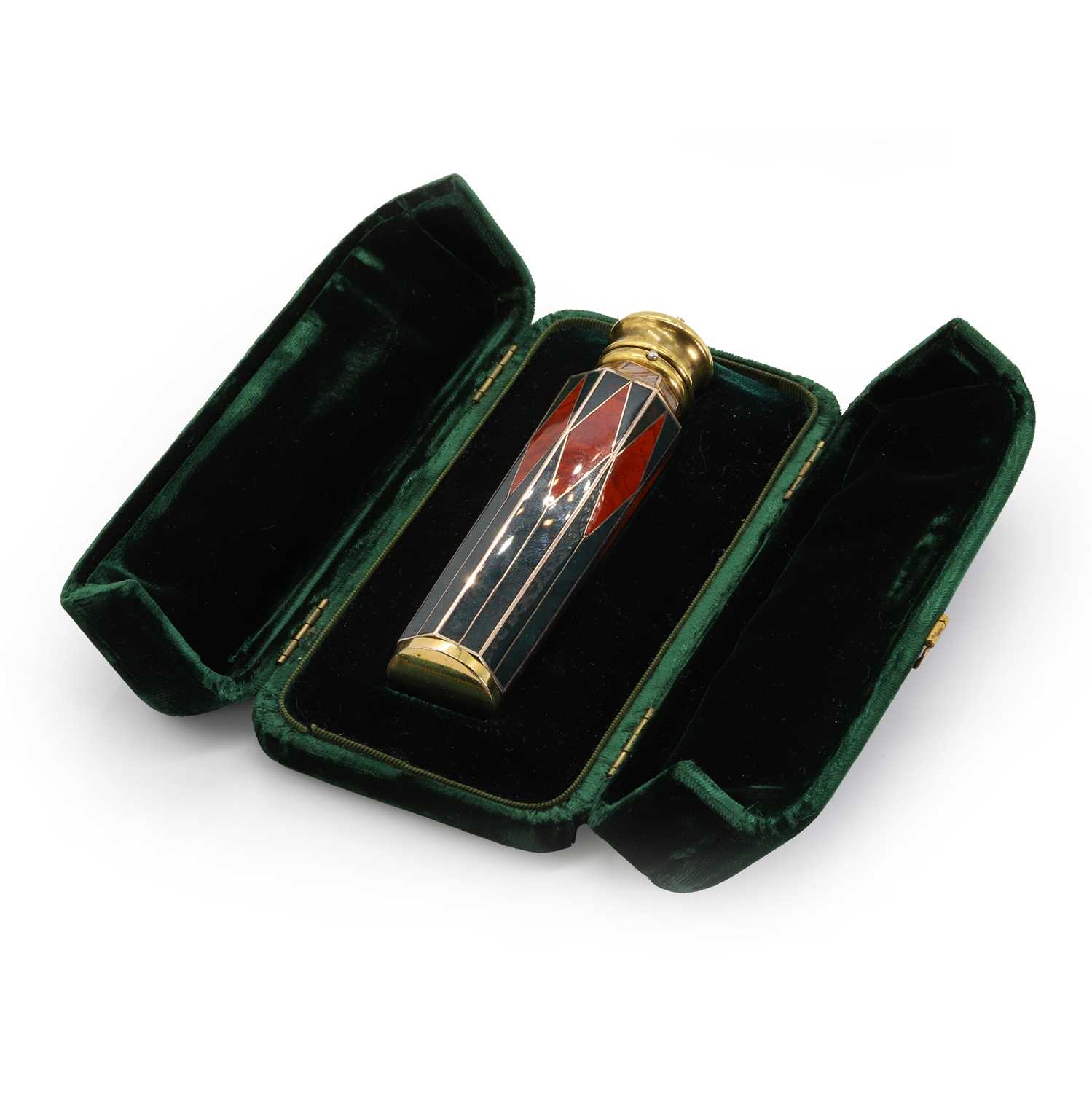 A rolled gold hardstone perfume flask, - Image 2 of 23