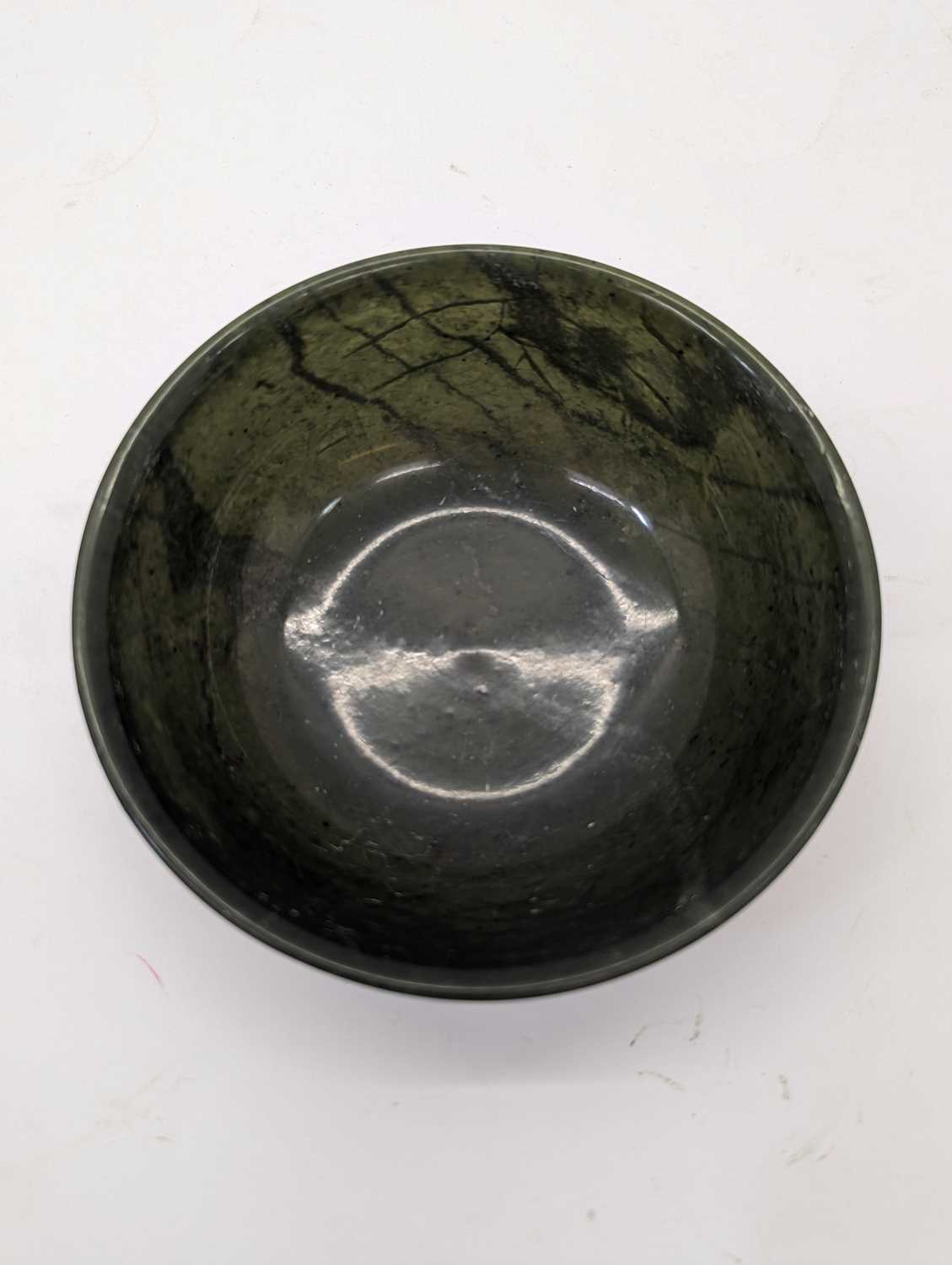 A pair of Chinese hardstone bowls, - Image 4 of 16