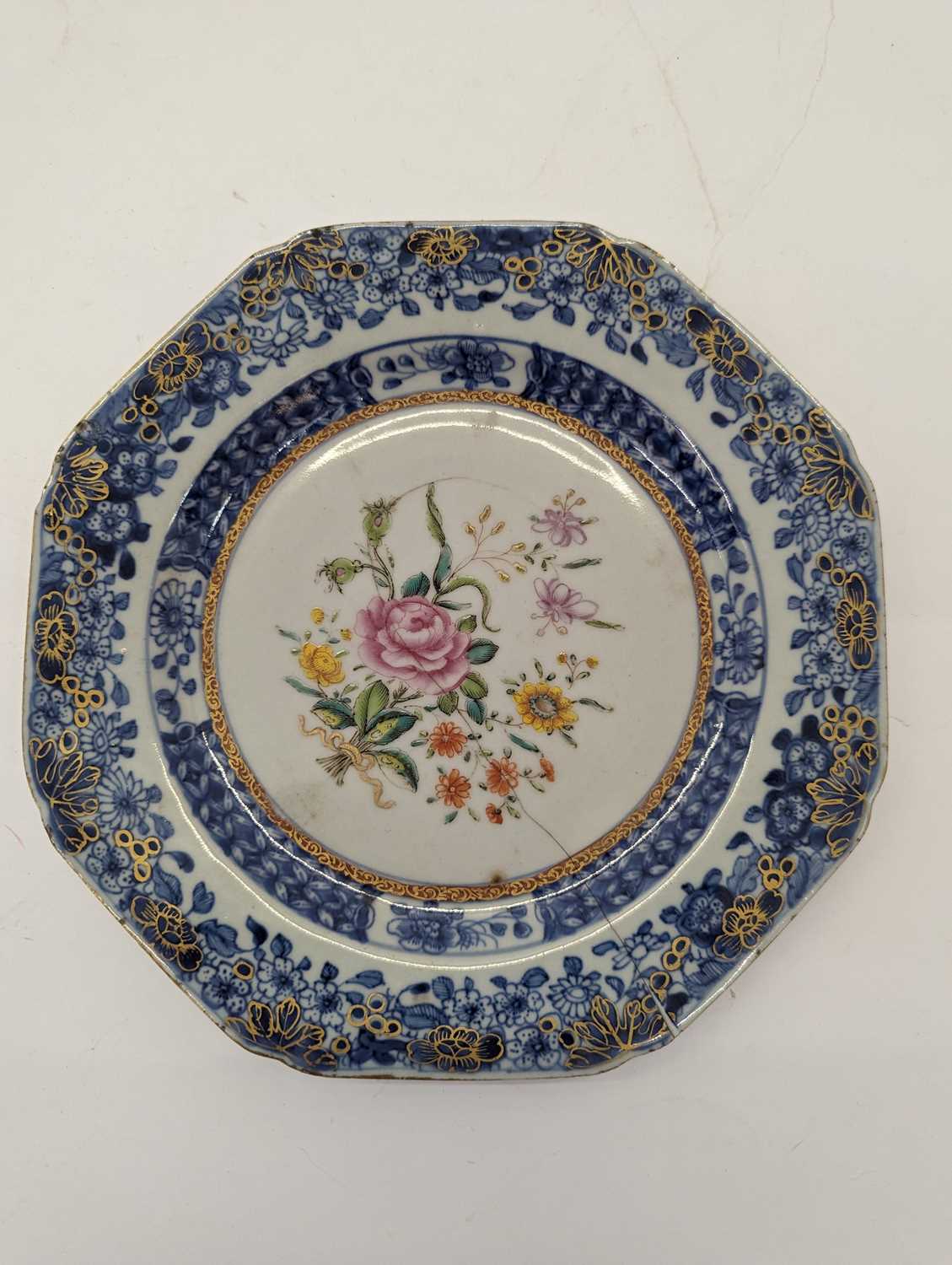 A collection of Chinese export blue and white plates, - Image 3 of 26