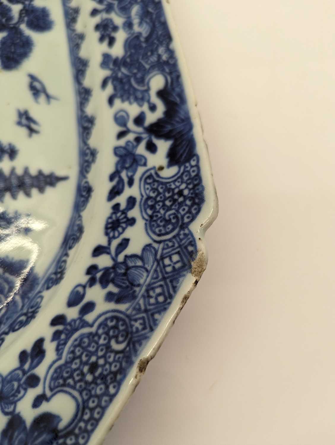 A collection of Chinese export blue and white plates, - Image 19 of 26