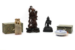 A collection of Chinese miscellaneous items
