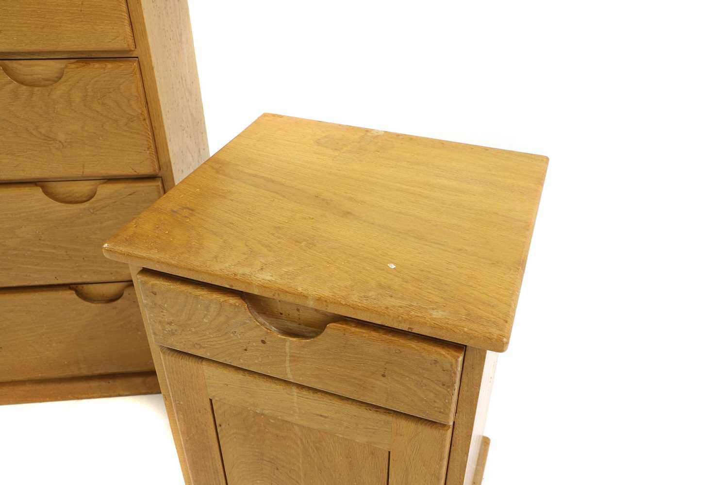 A light oak chest of four drawers and a bedside cabinet, - Image 2 of 23