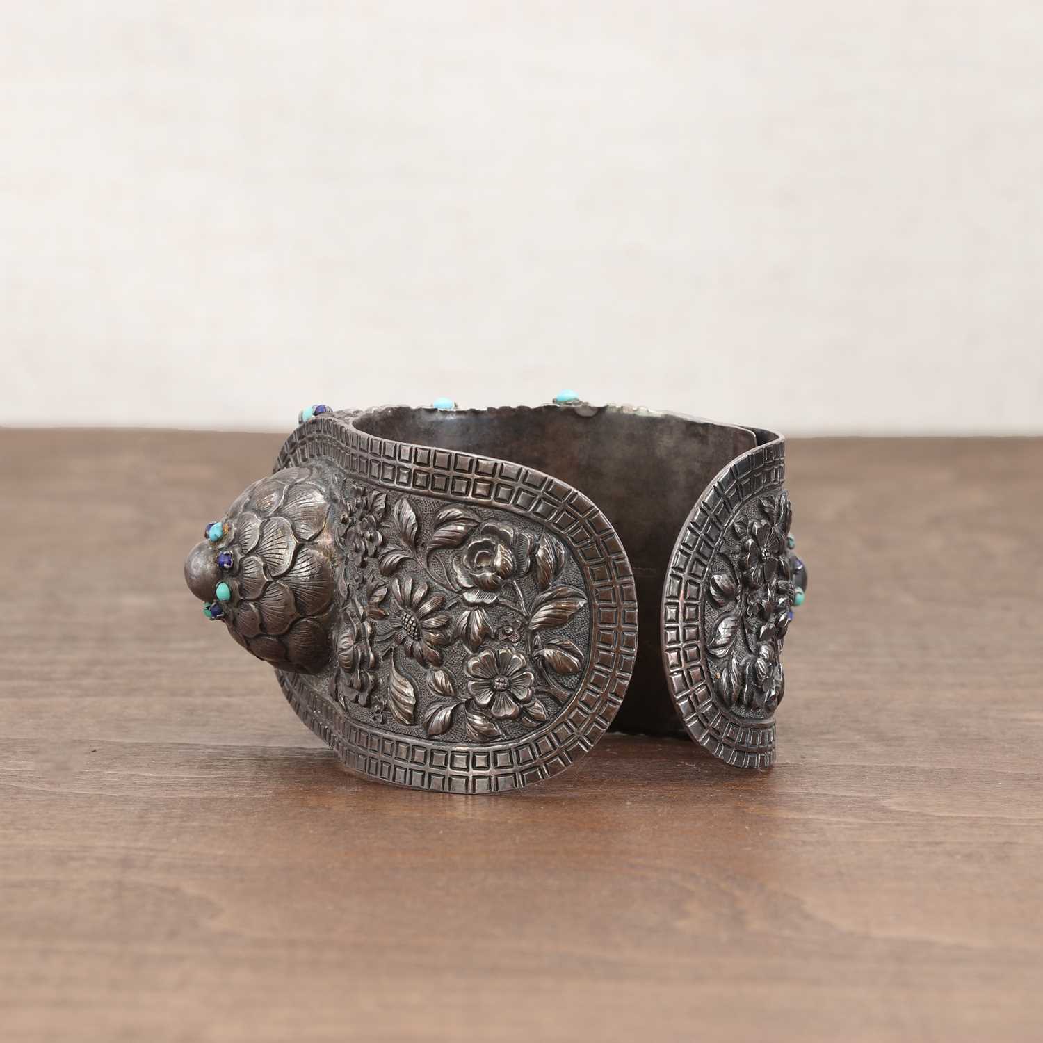 A Chinese silver bangle, - Image 2 of 3