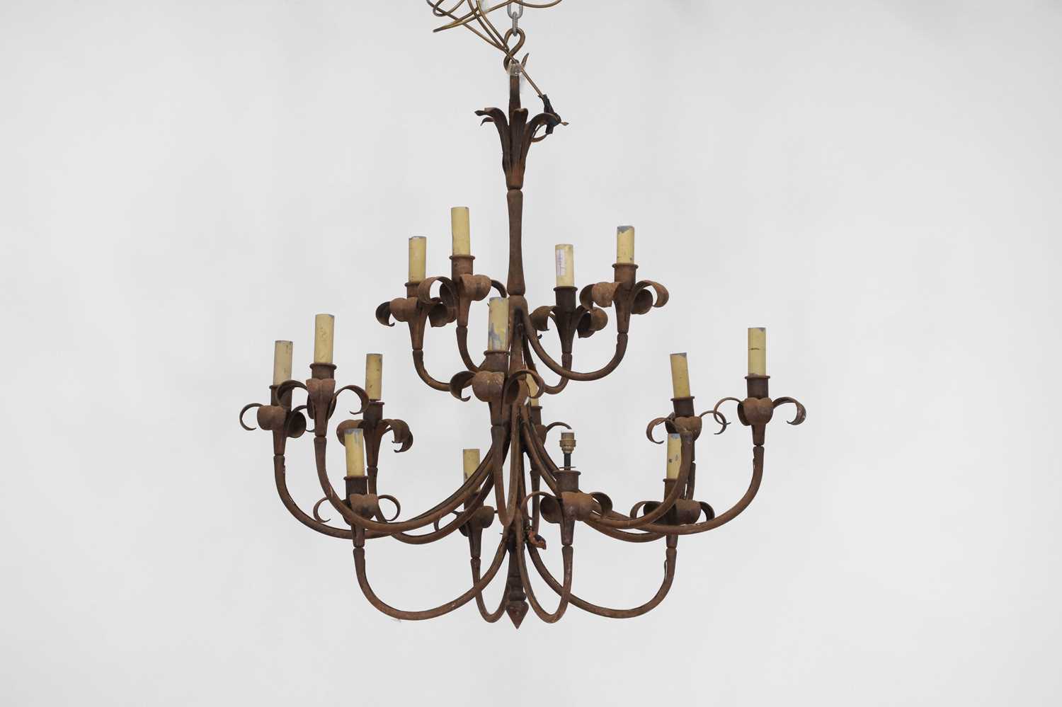 A wrought-metal sixteen-light chandelier, - Image 3 of 6