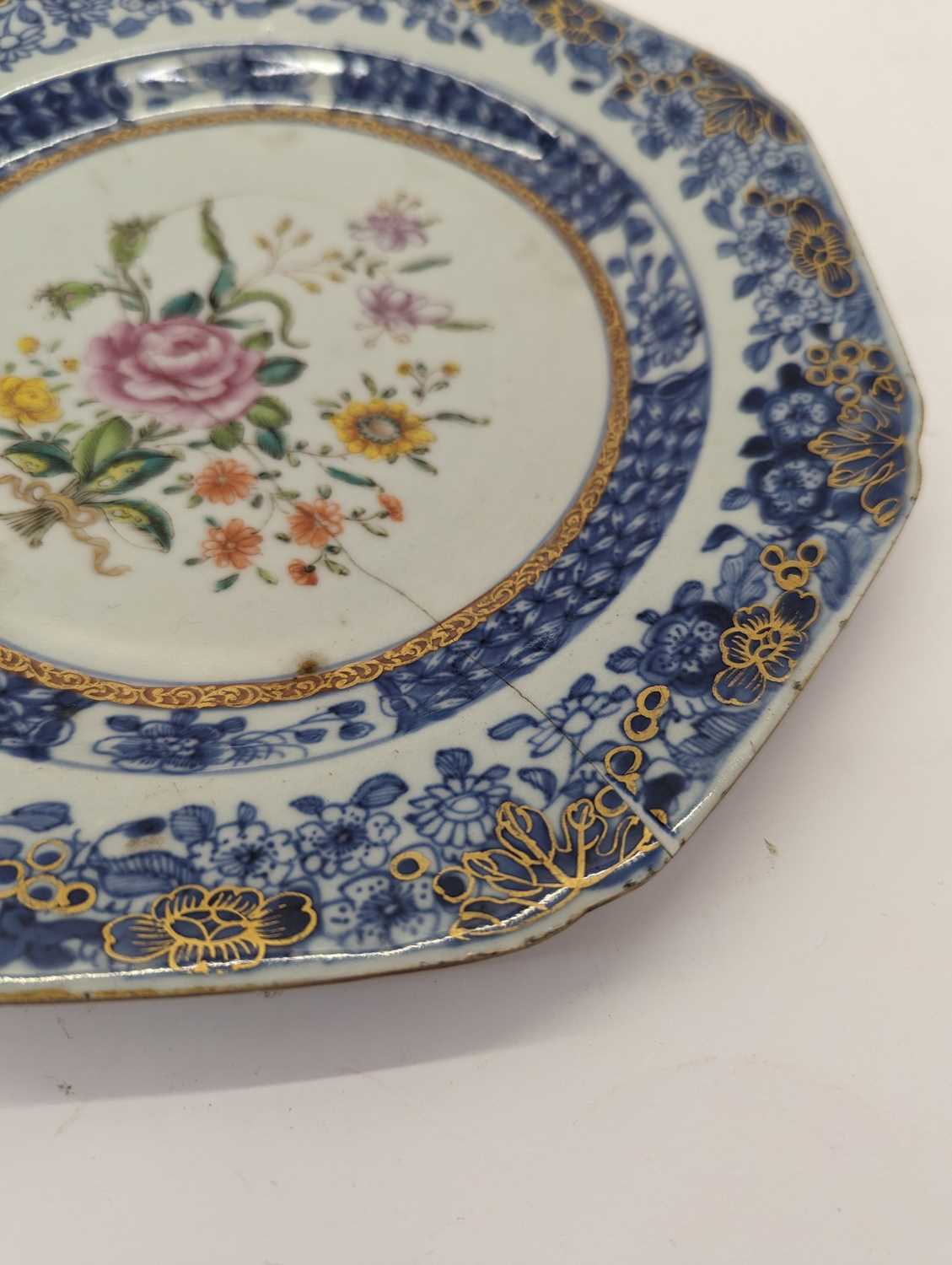 A collection of Chinese export blue and white plates, - Image 17 of 26