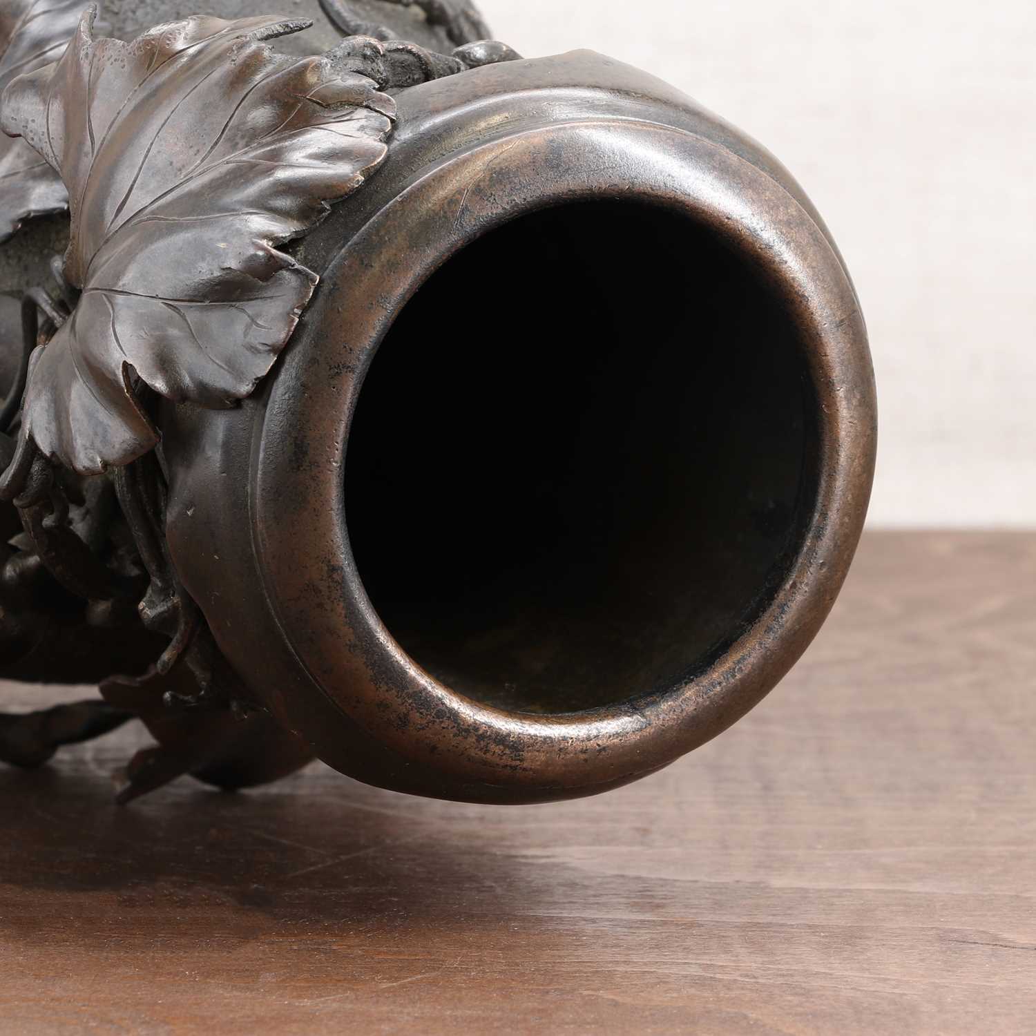 A Japanese bronze vase, - Image 6 of 6