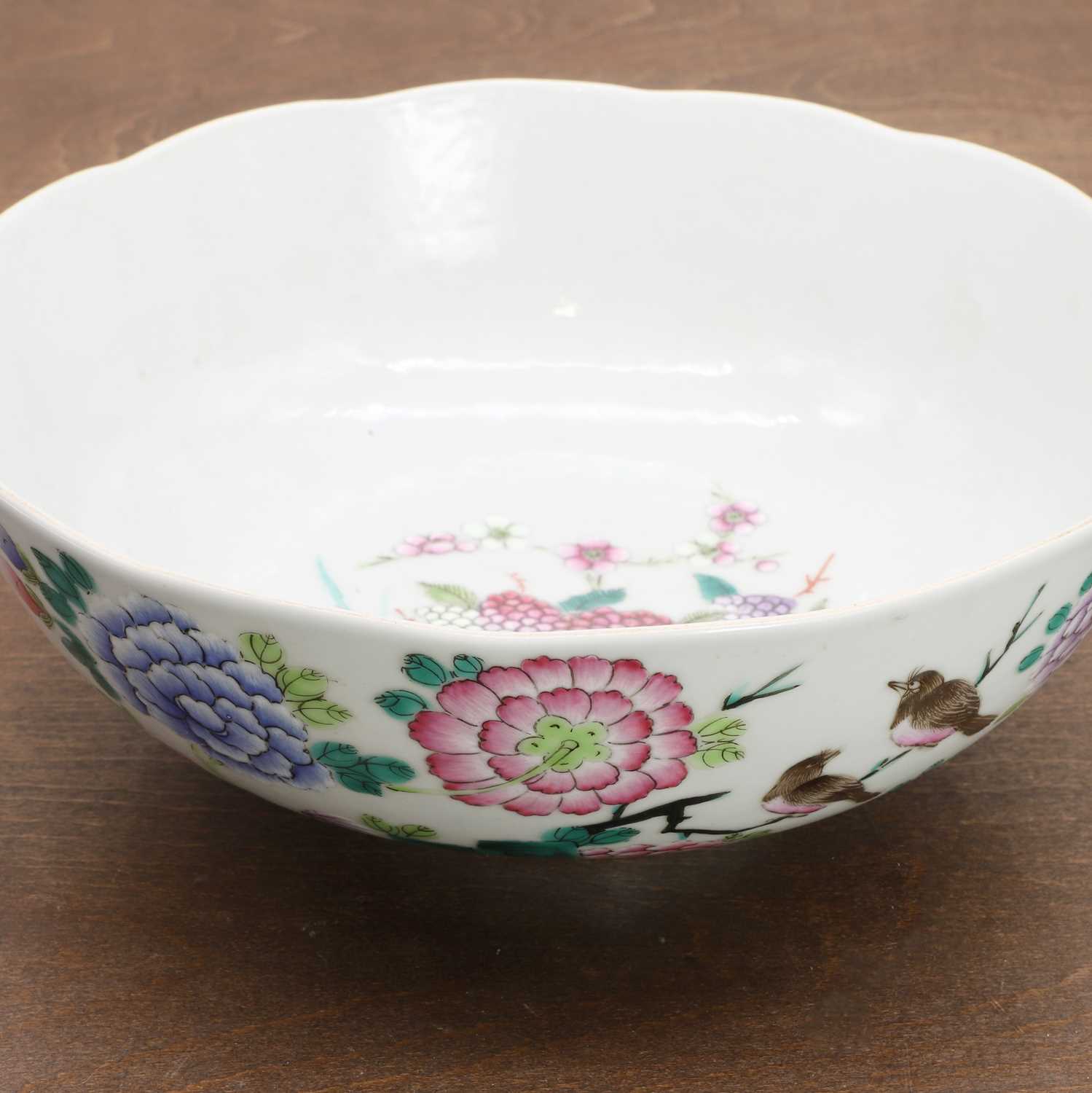 A Chinese famille rose bowl, - Image 5 of 8