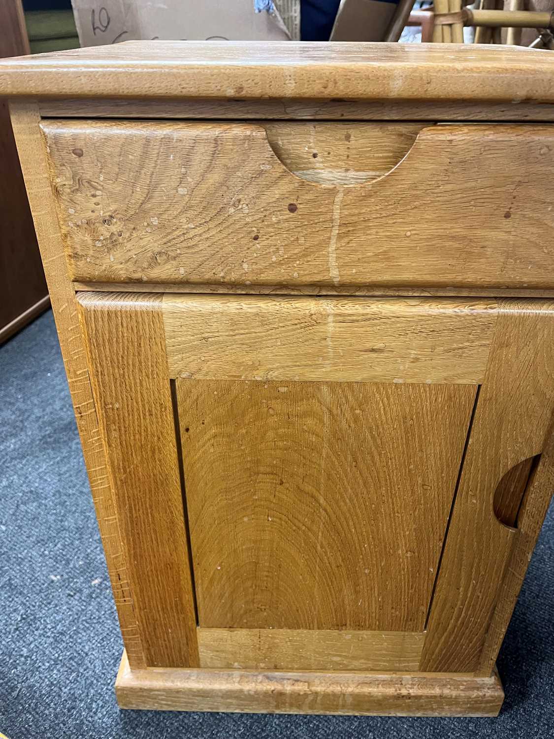 A light oak chest of four drawers and a bedside cabinet, - Image 16 of 23