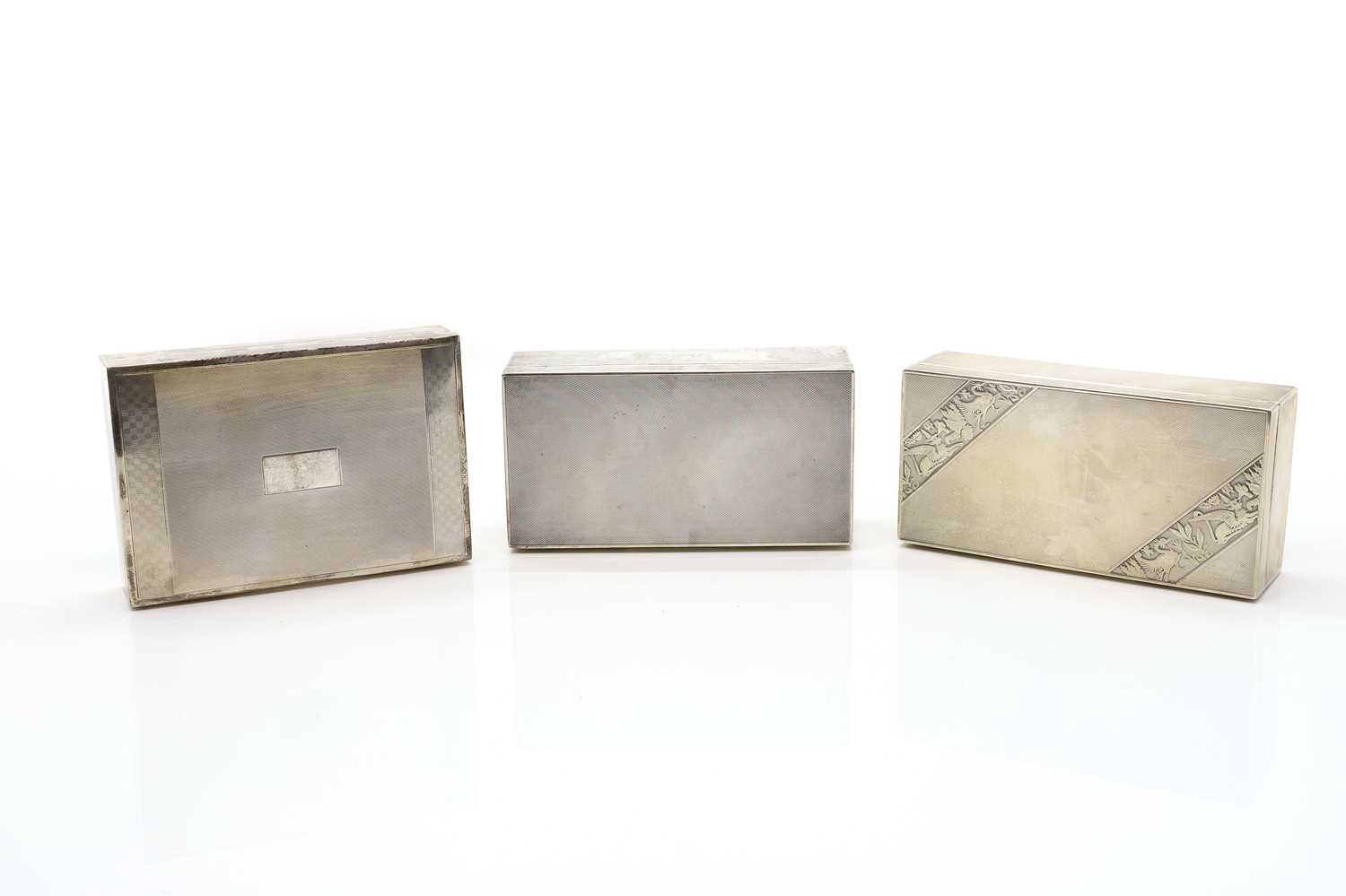 A group of three silver cigarette boxes - Bild 3 aus 20