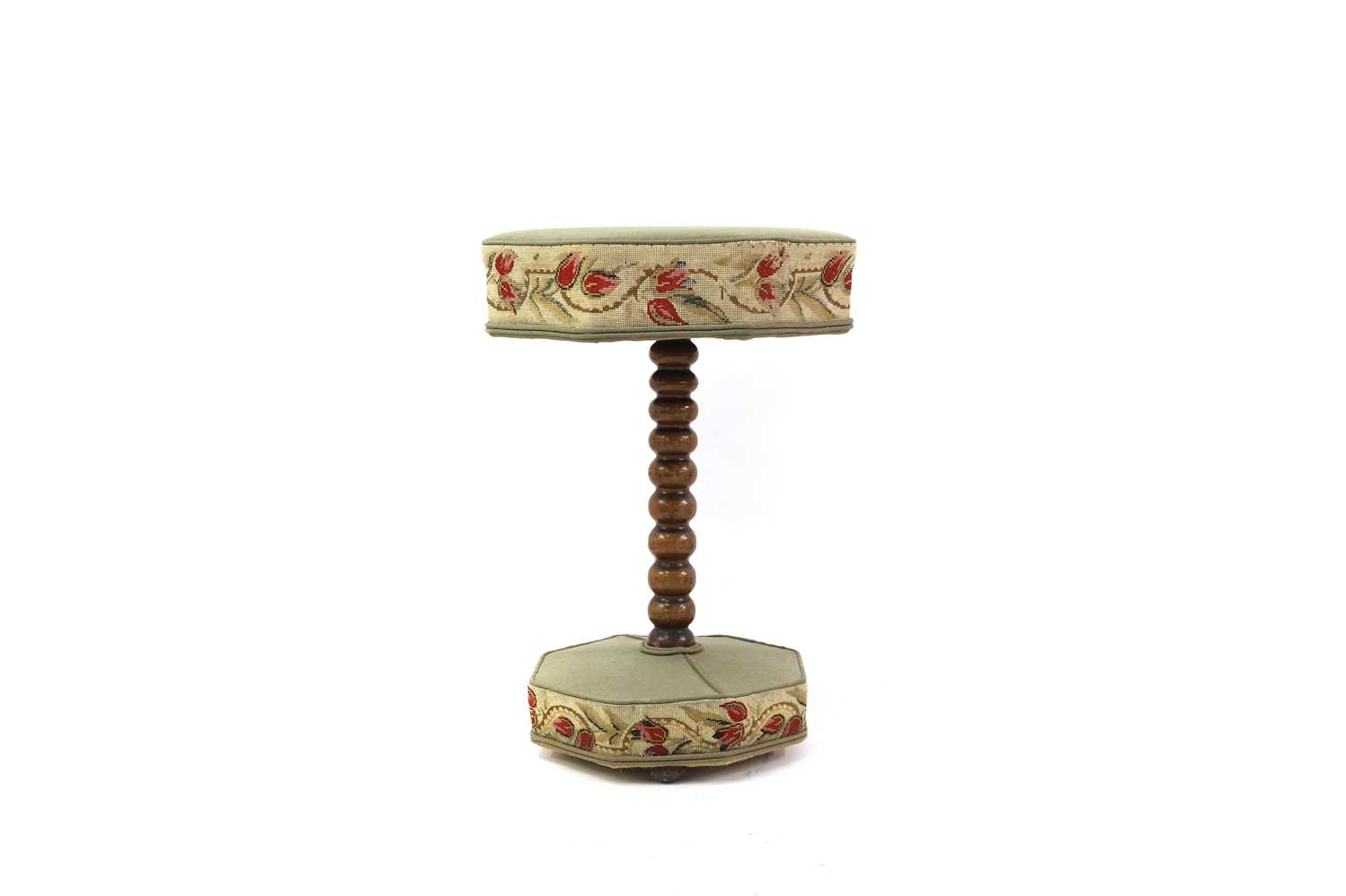 An magohany pedestal table, - Image 2 of 3
