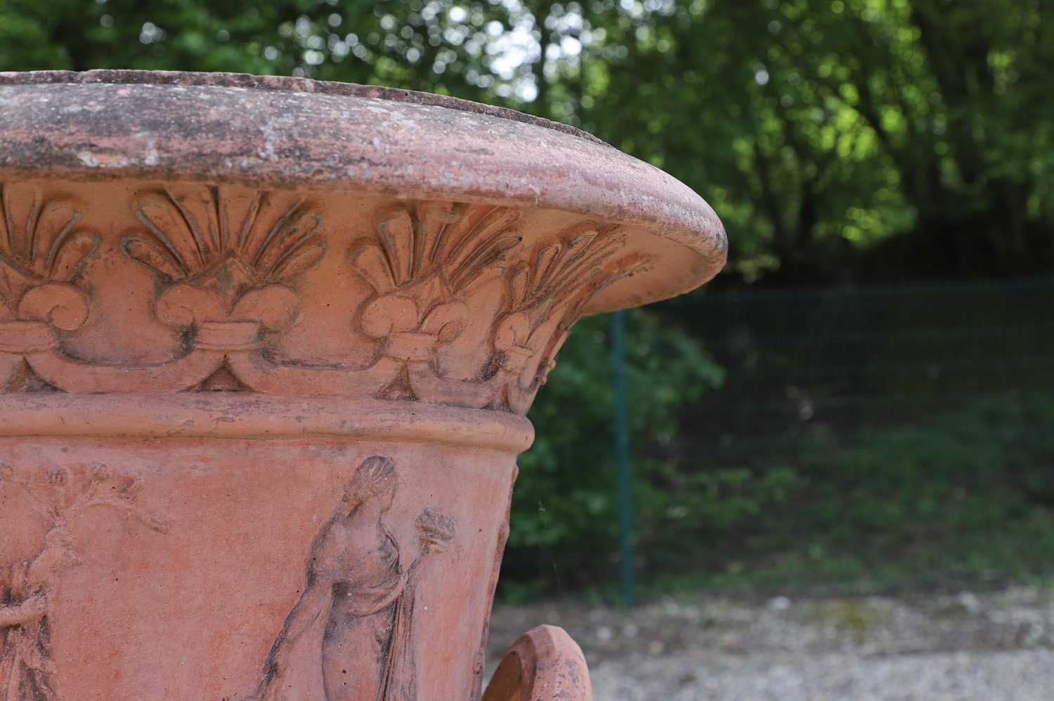 A terracotta garden urn, - Image 4 of 10