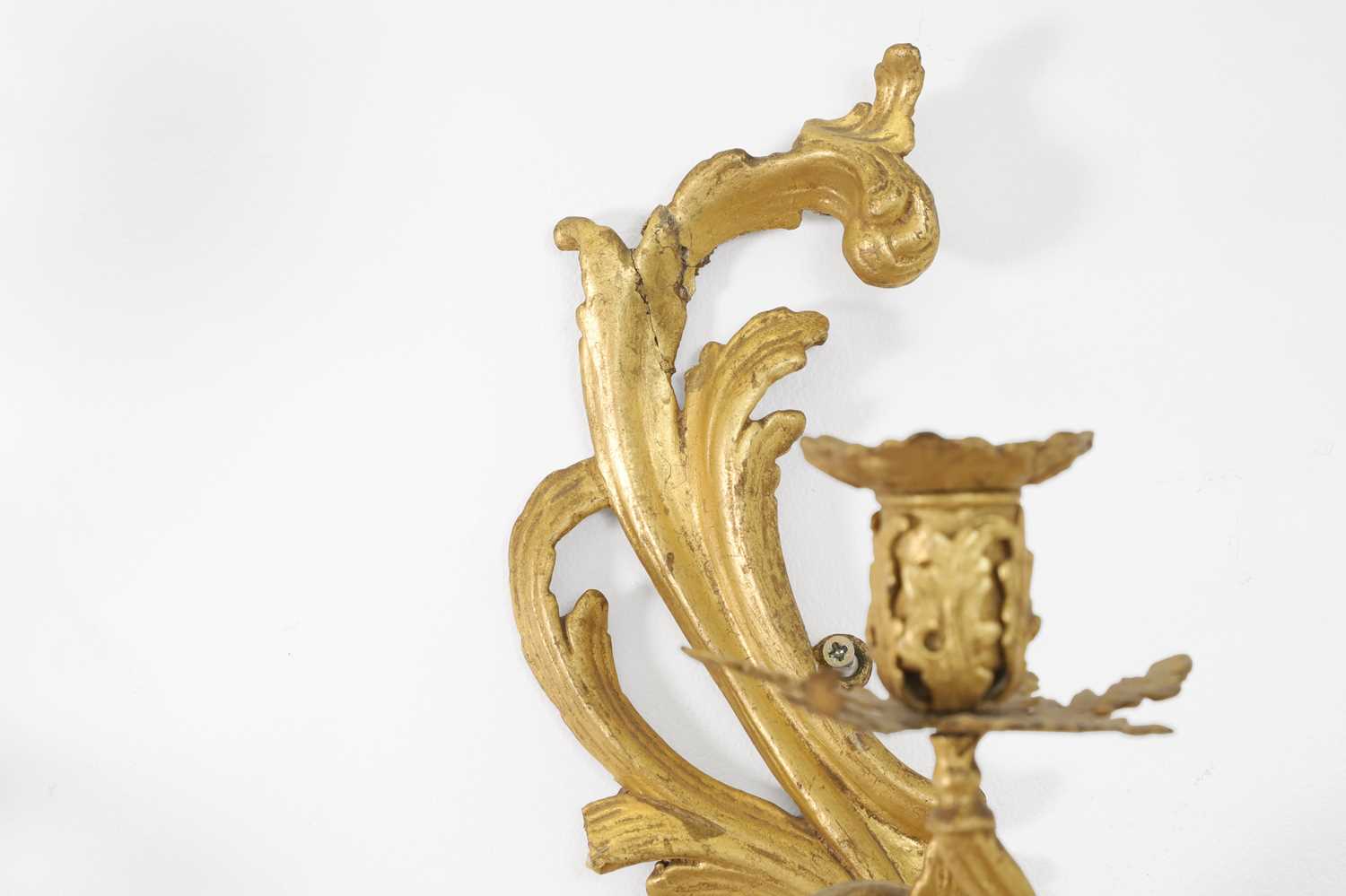 A pair of George III carved giltwood wall sconces, - Image 6 of 6