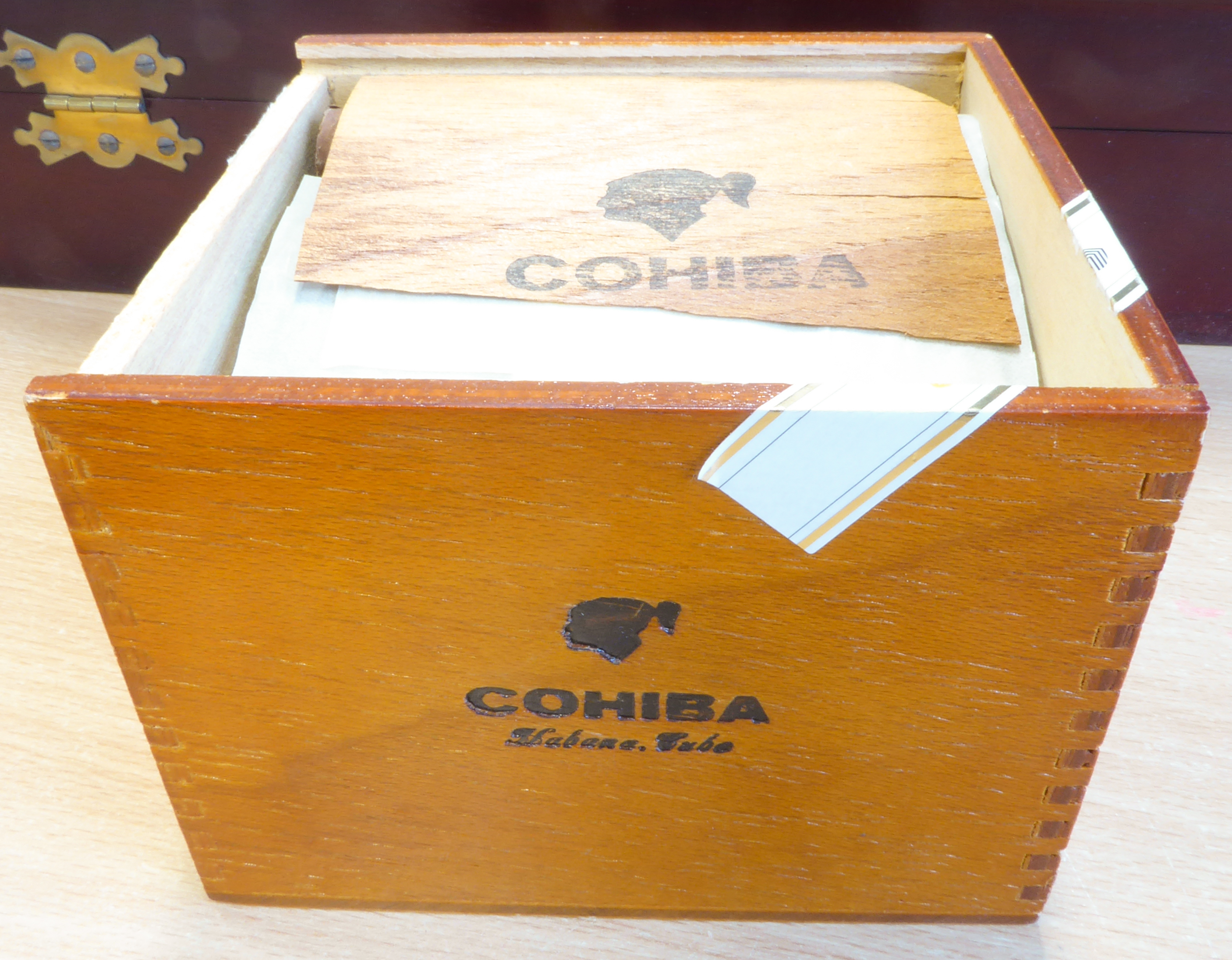 An opened box of Cohiba Robustos cigars (22 cigars) * Please note: These cigars (and also lot 510) - Image 6 of 12