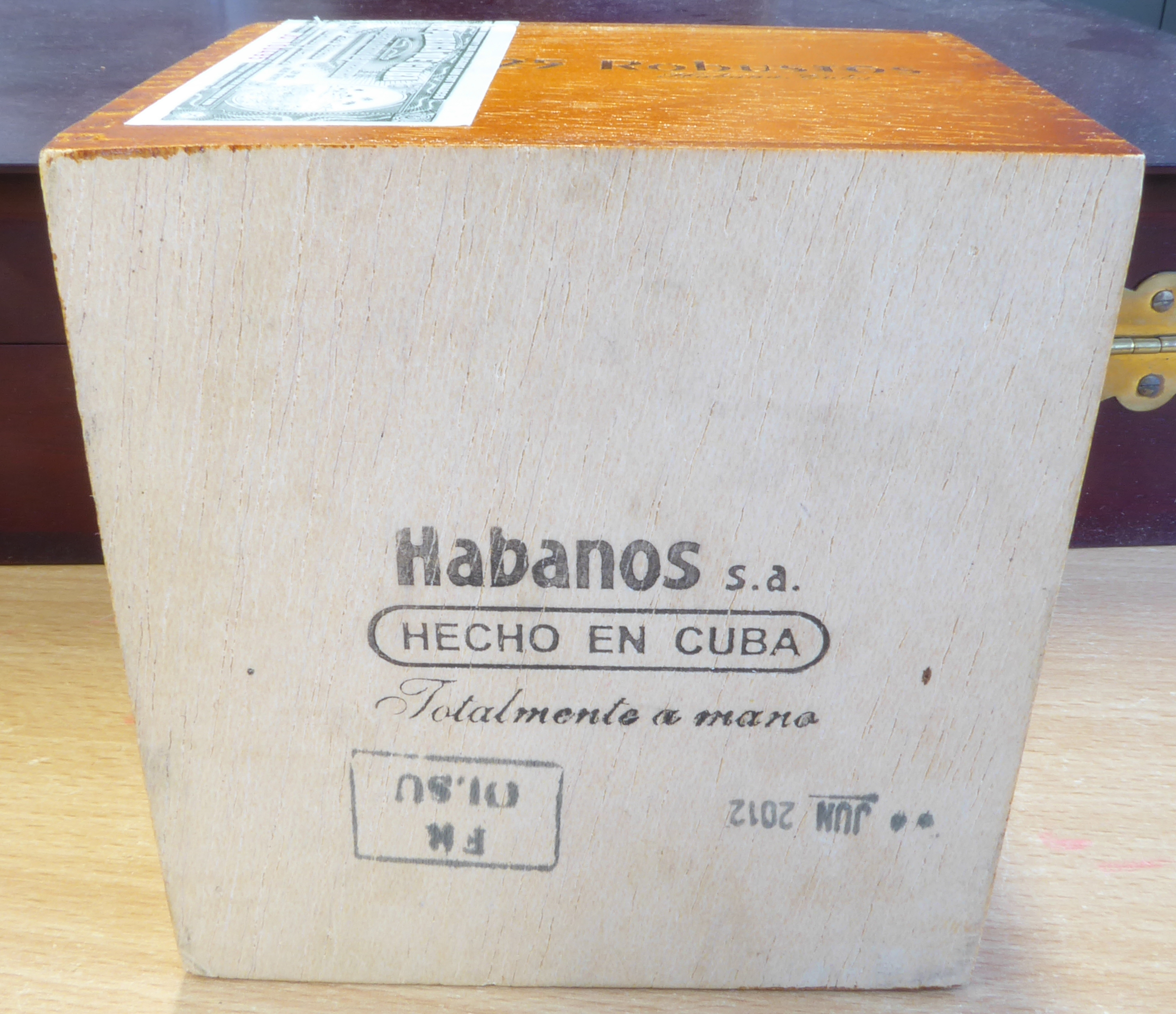 An opened box of Cohiba Robustos cigars (22 cigars) * Please note: These cigars (and also lot 510) - Image 3 of 12