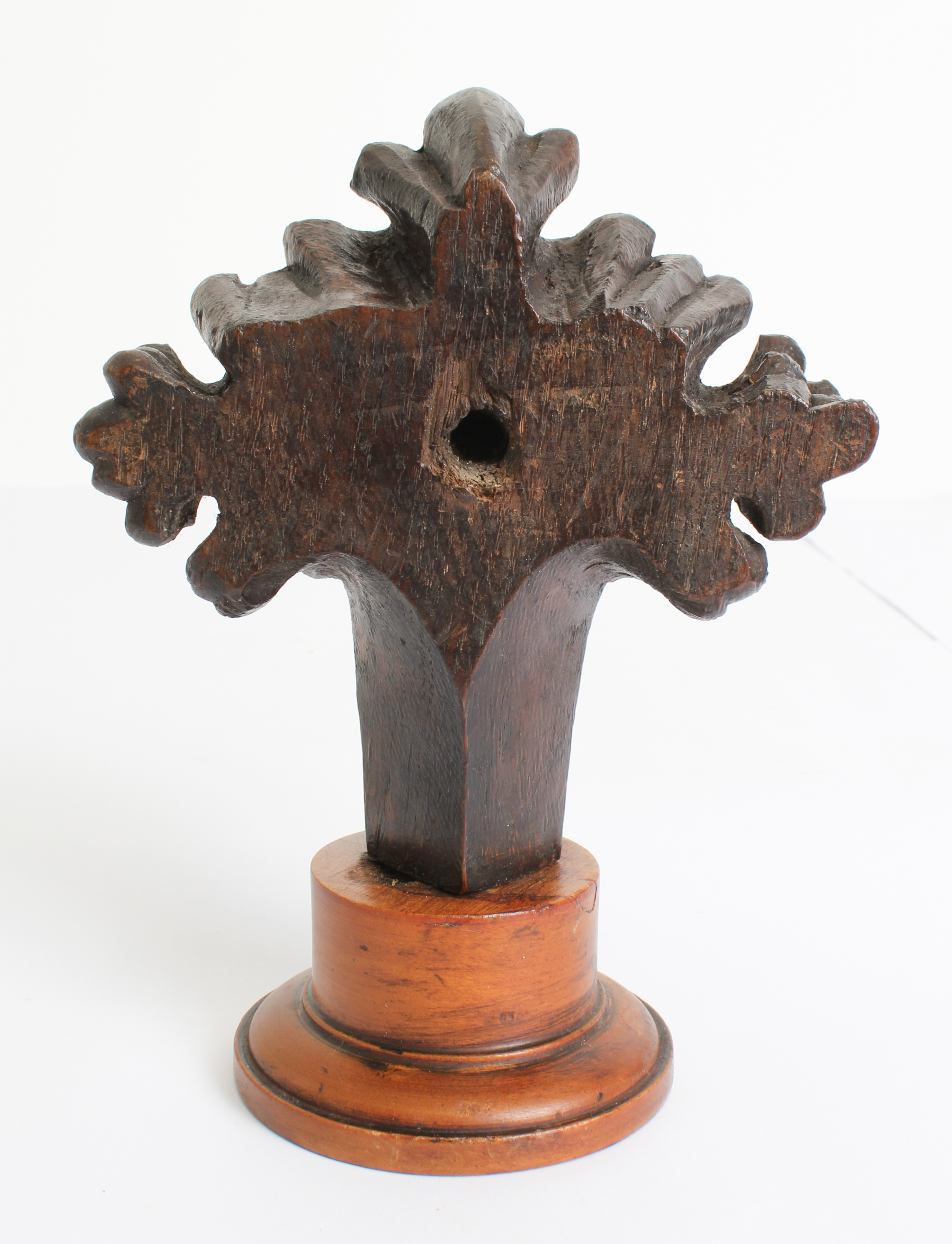 Nine pieces of treen: a turned wooden platter (29 cm diam.) and a bowl  (22.5 cm diam.), three - Image 16 of 16