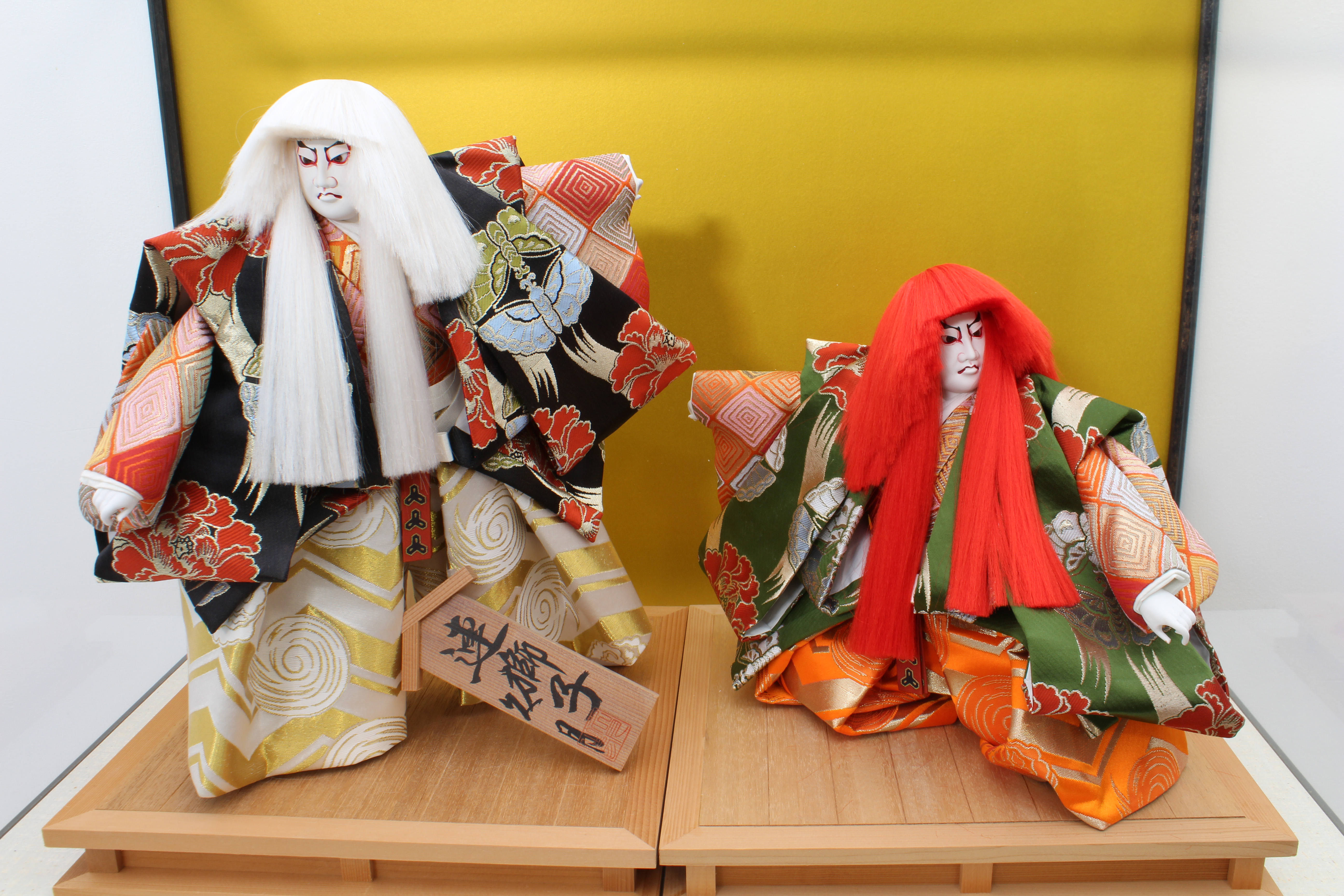 A cased pair of Japanese dolls depicting Ren Jishi actors by Kyugetsu of Tokyo - second half 20th - Image 2 of 6