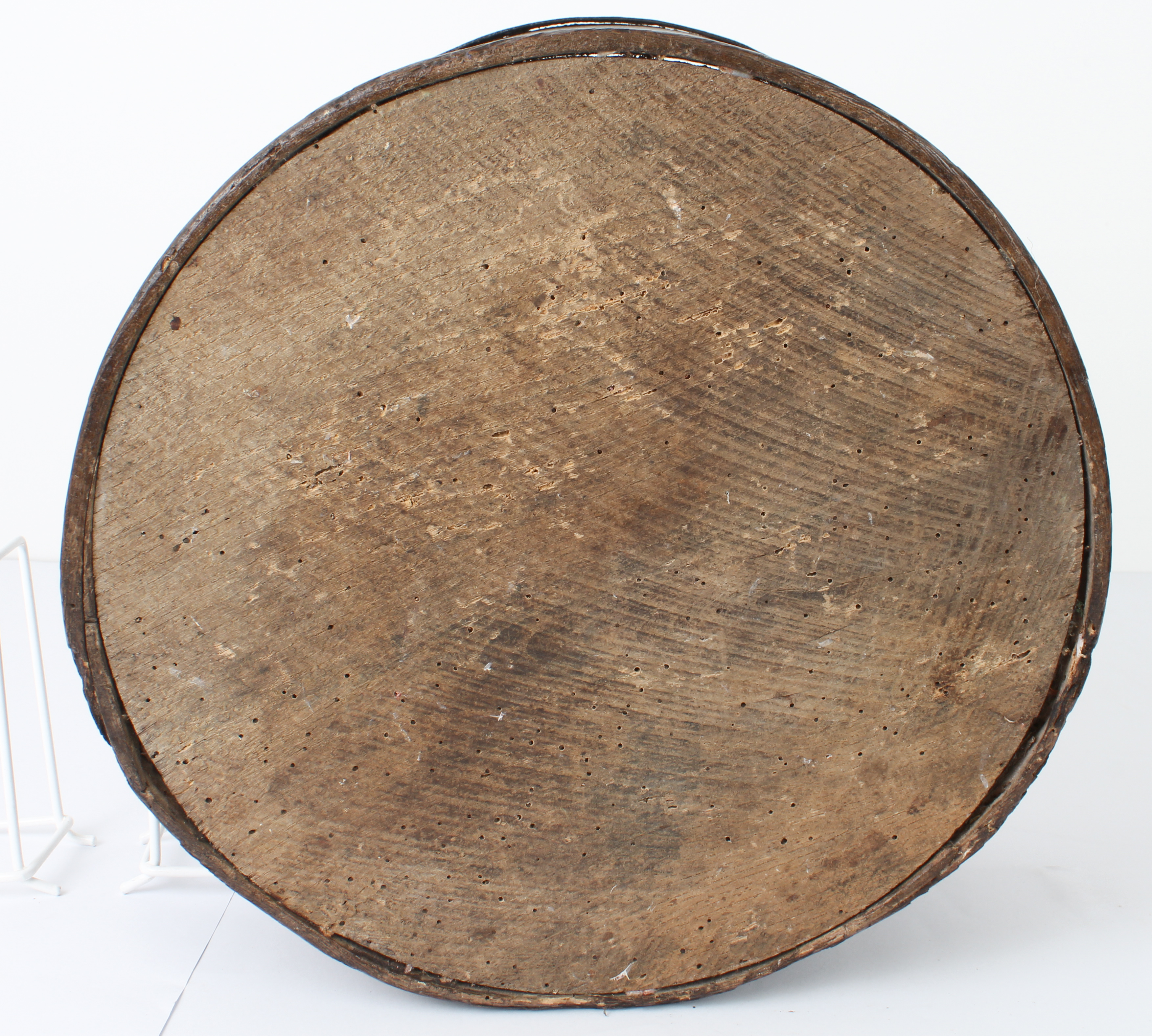 Nine pieces of treen: a turned wooden platter (29 cm diam.) and a bowl  (22.5 cm diam.), three - Image 14 of 16