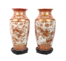 A good pair of Japanese Kutani porcelain vases - Meiji period (1868-1912), of ovoid form with