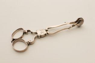 A pair of George III silver sugar nips - maker RM, London (probably Richard Morrison), with shell