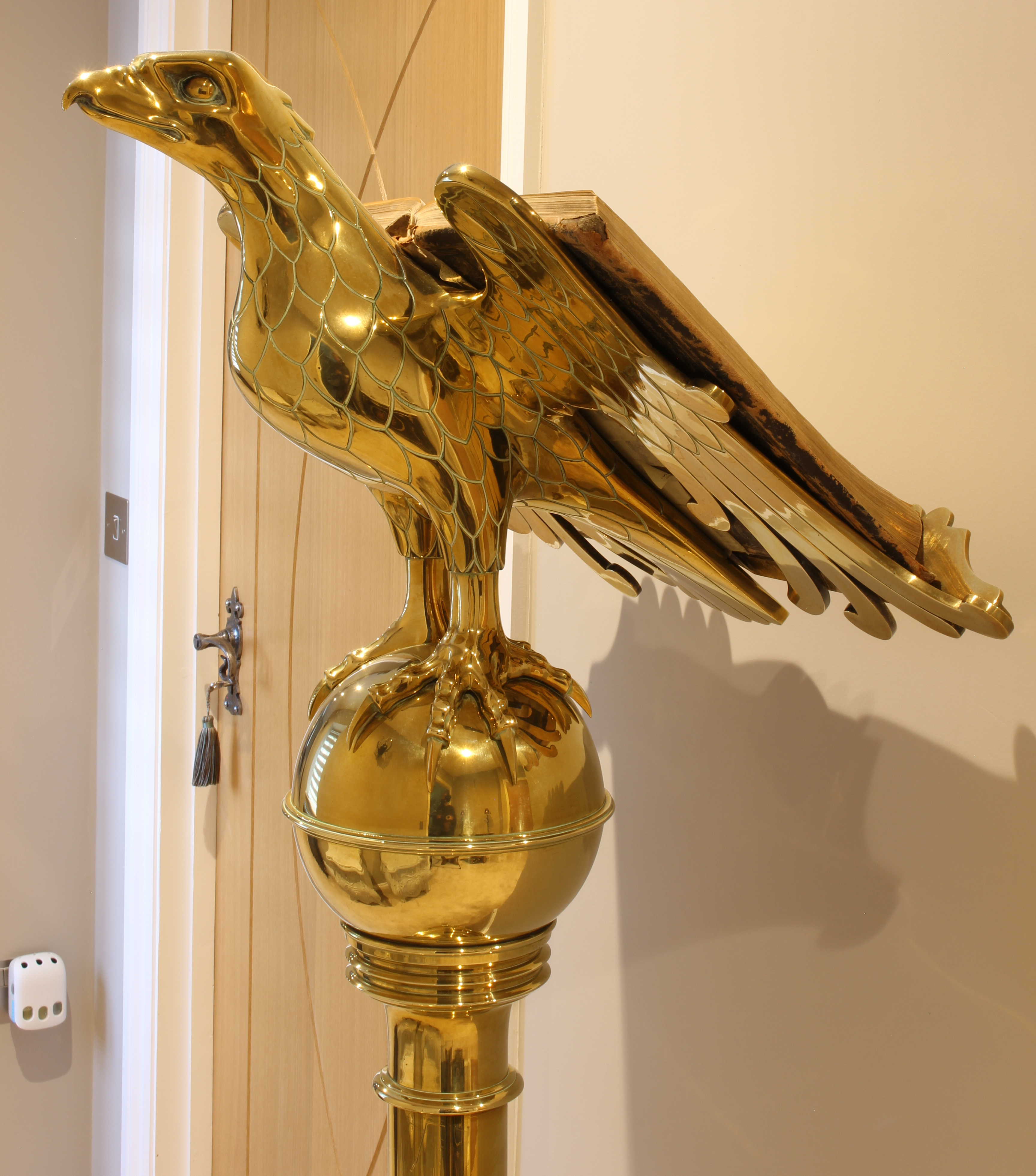 An impressive brass eagle lectern - early 20th century, the eagle with wings outstretched to form - Image 4 of 7