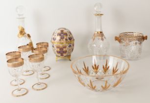 An Italian gilded glass ice bucket and matching decanter - late 20th century, in the Florentine