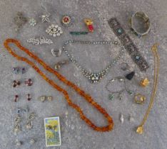 A small collection of vintage silver and costume jewellery - including a vintage (1950s-60s)