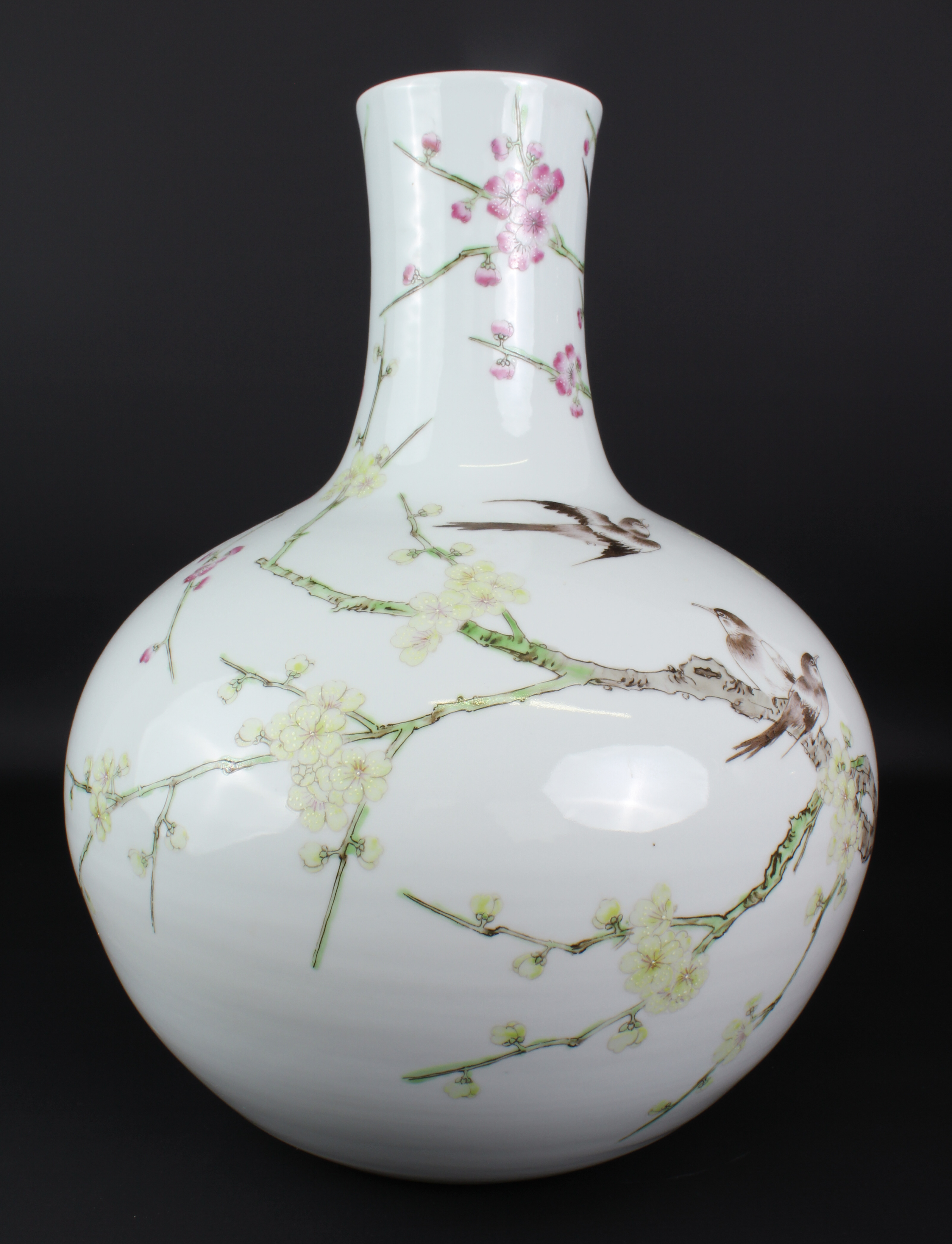 A large Chinese porcelain famille rose bottle vase - late 20th century with apocryphal Yongzheng - Image 4 of 6