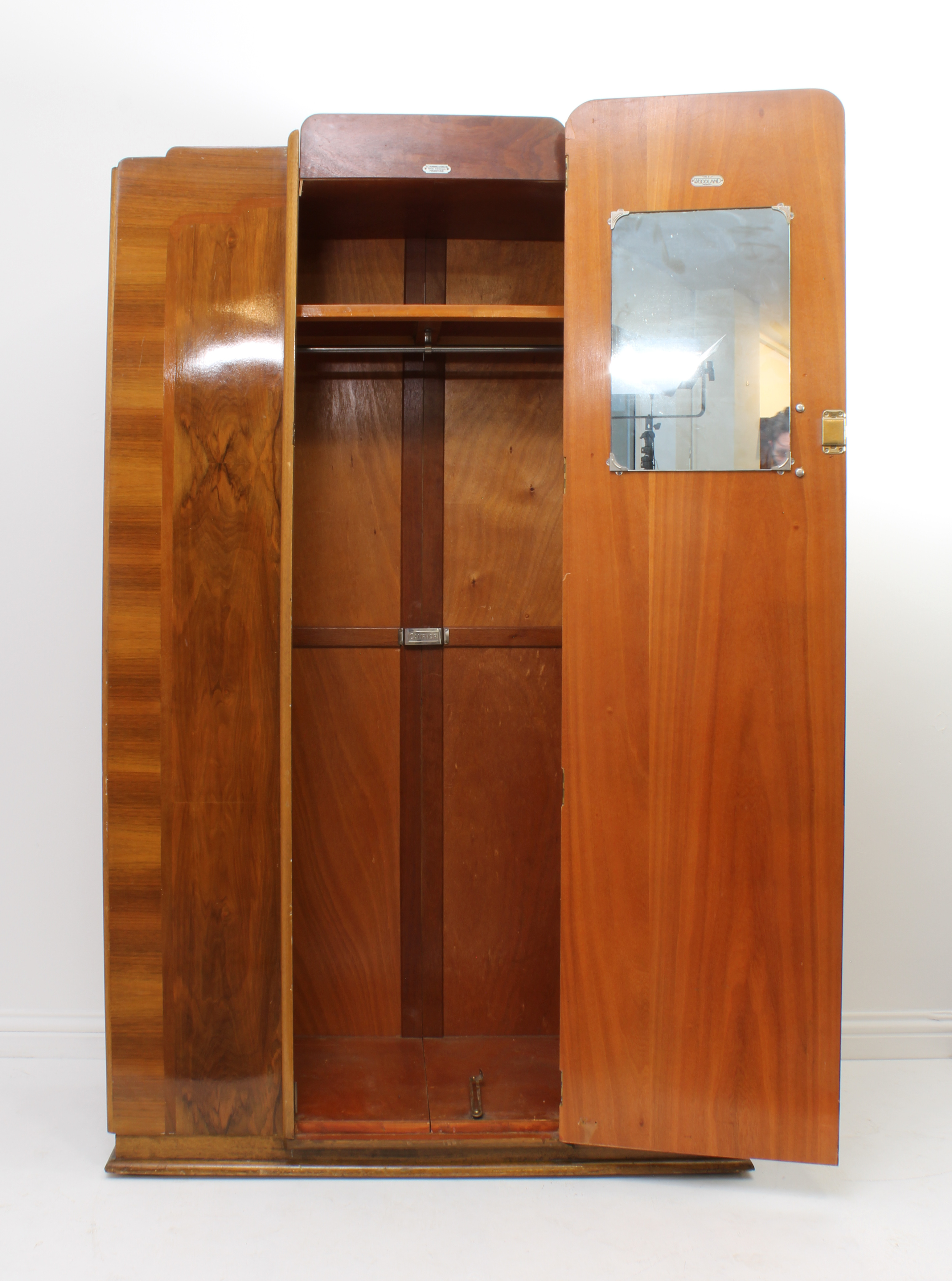 An Art Deco walnut cloud-style three-piece bedroom furniture suite - comprising double and single - Image 5 of 9