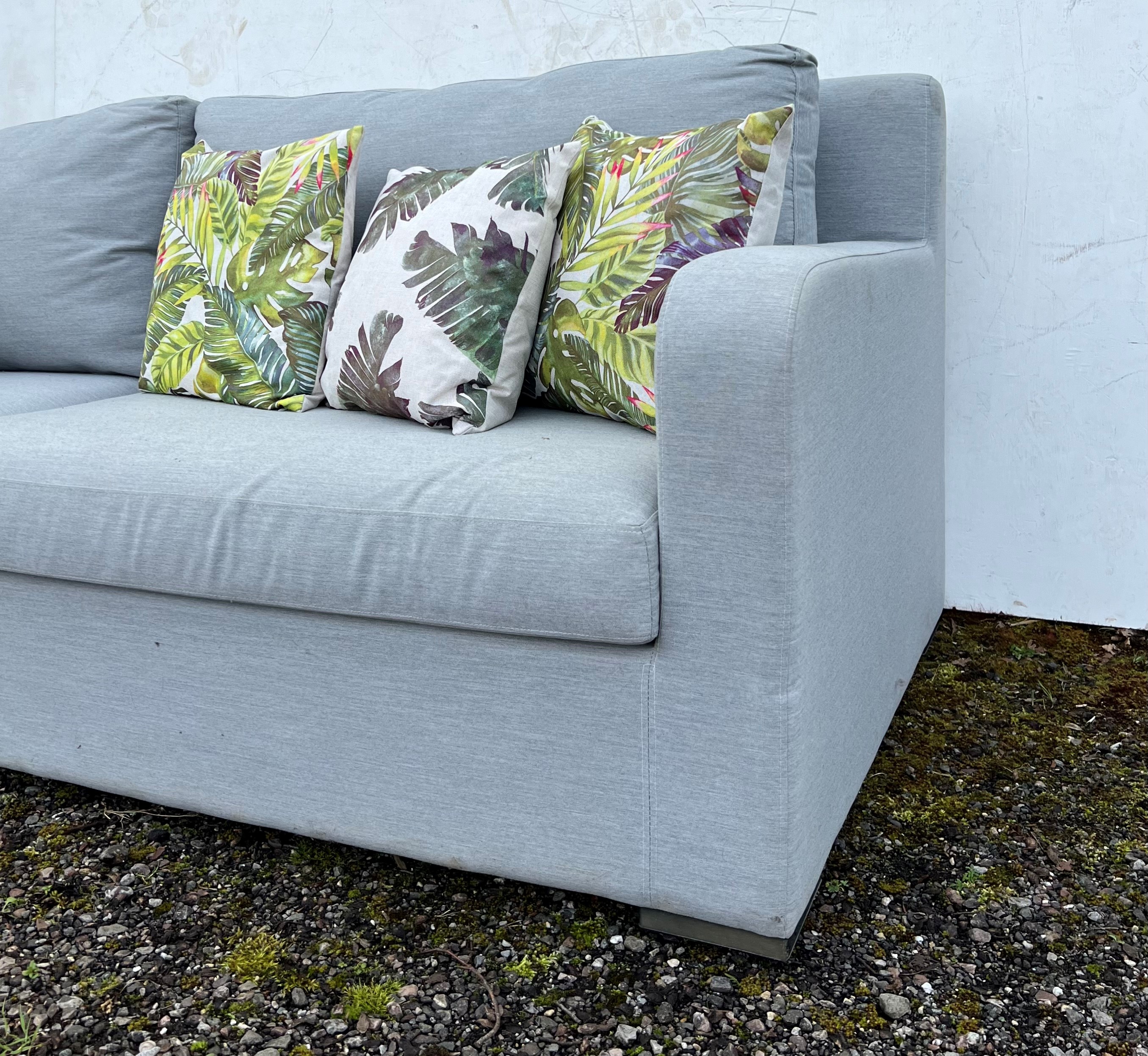 Maze Living 3 seater, outdoor sofa, light grey + 5 tropical patterned cushions, 230cmW x 82cmH x - Image 2 of 2