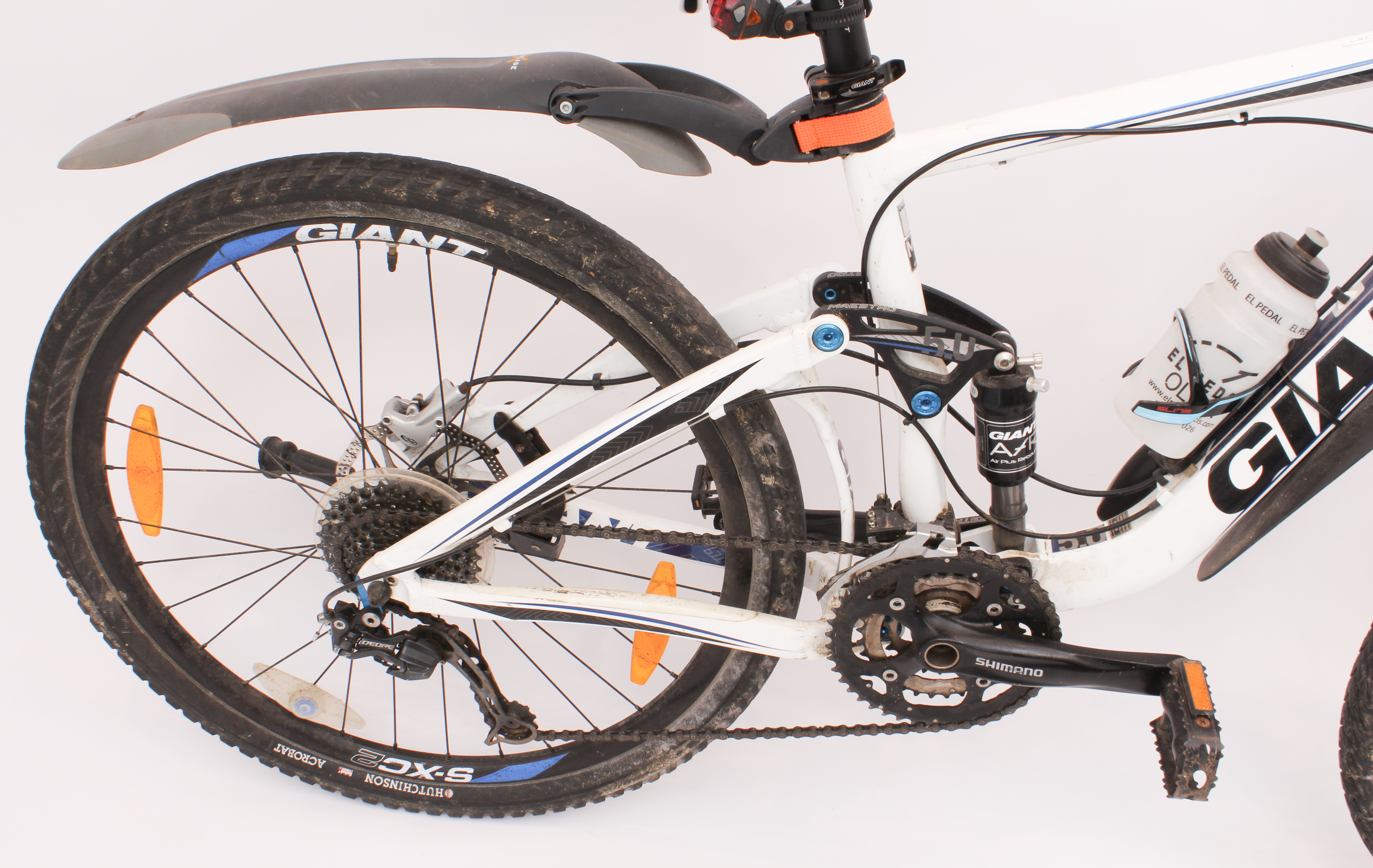 A white Giant 'Trance' full suspension mountain bike complete with two-bike car-rack, cover and - Image 6 of 14