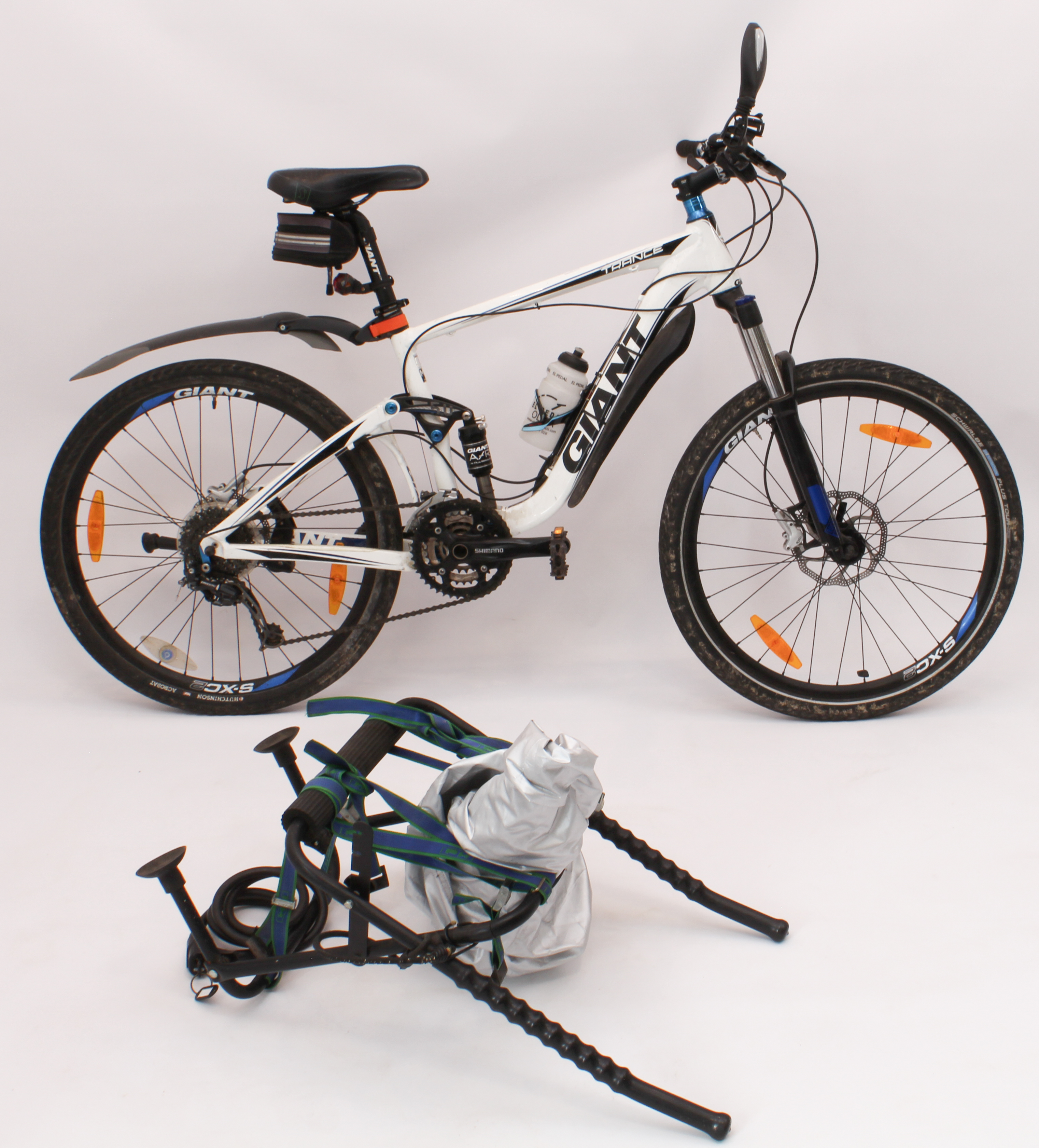 A white Giant 'Trance' full suspension mountain bike complete with two-bike car-rack, cover and - Image 3 of 14