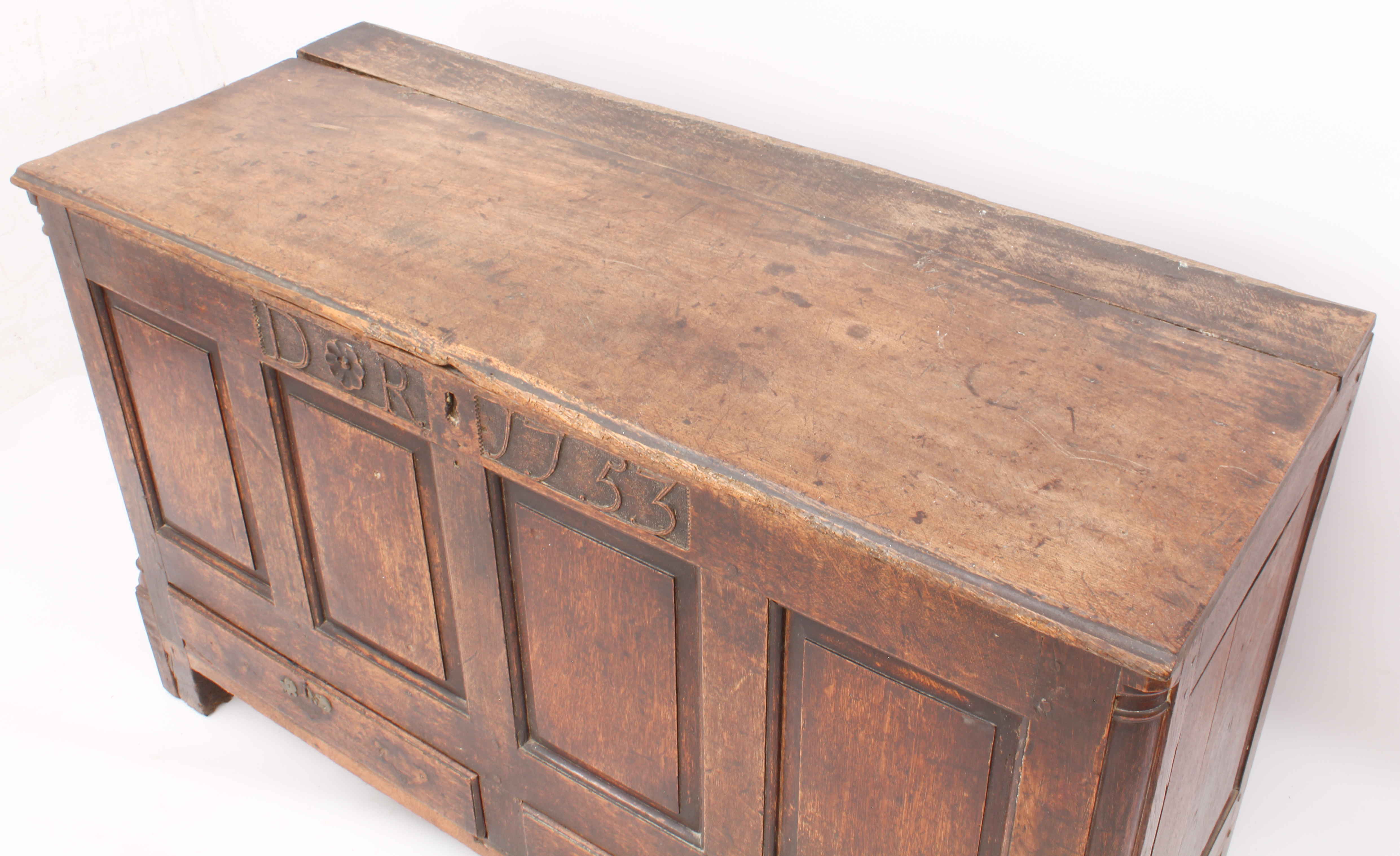 A George II oak mule chest - the boarded top with thumb-moulded front edge and iron strap-hinges, - Image 4 of 7