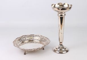 A George V pierced silver bread basket - Reid & Sons, London 1916, circular with barbed rim and