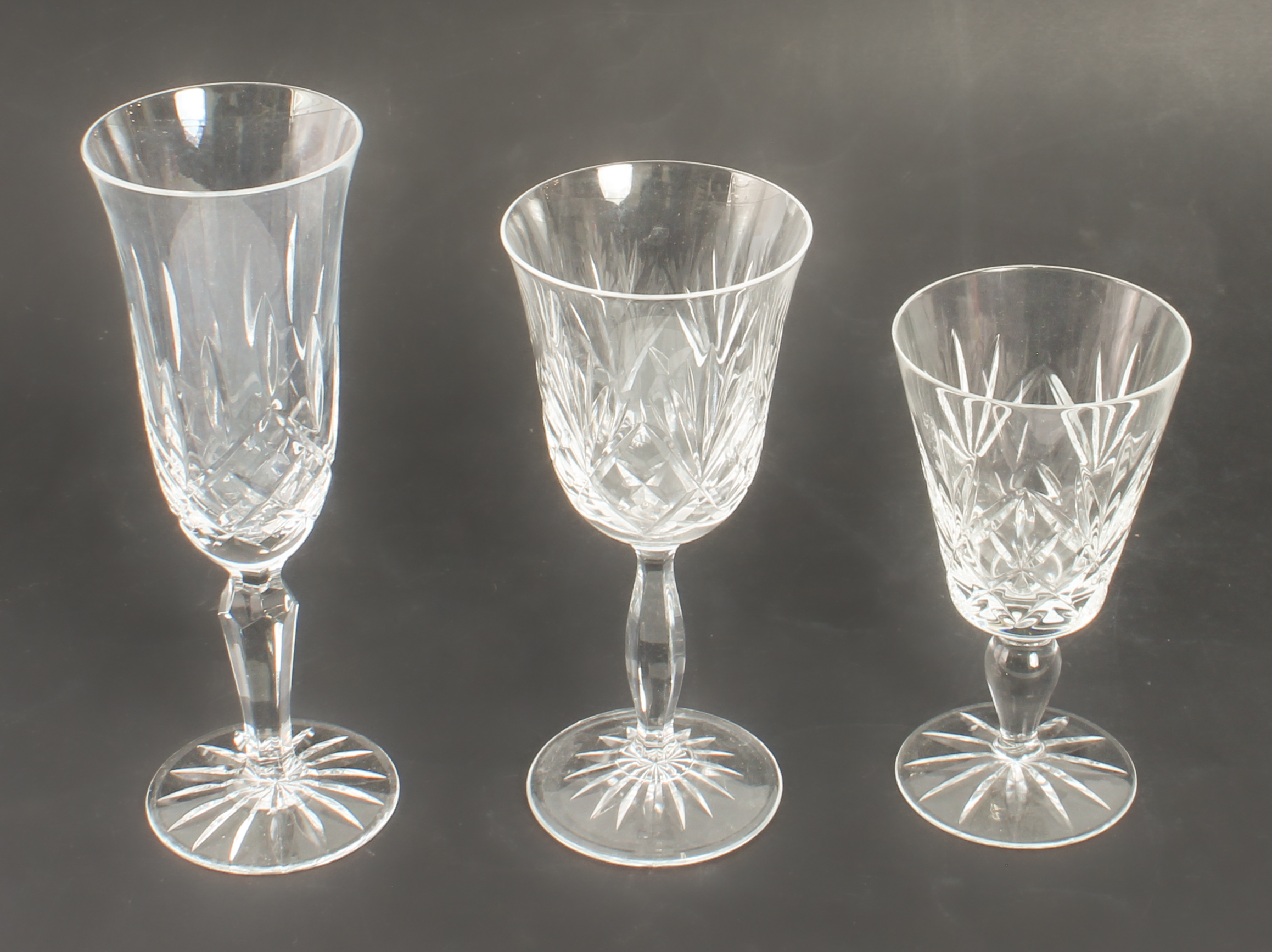 A part-set of cut-glass wine glasses with sunburst bases: 6 x 16.5 cm wines  6 x 13.5 cm wines 4 x - Image 4 of 4