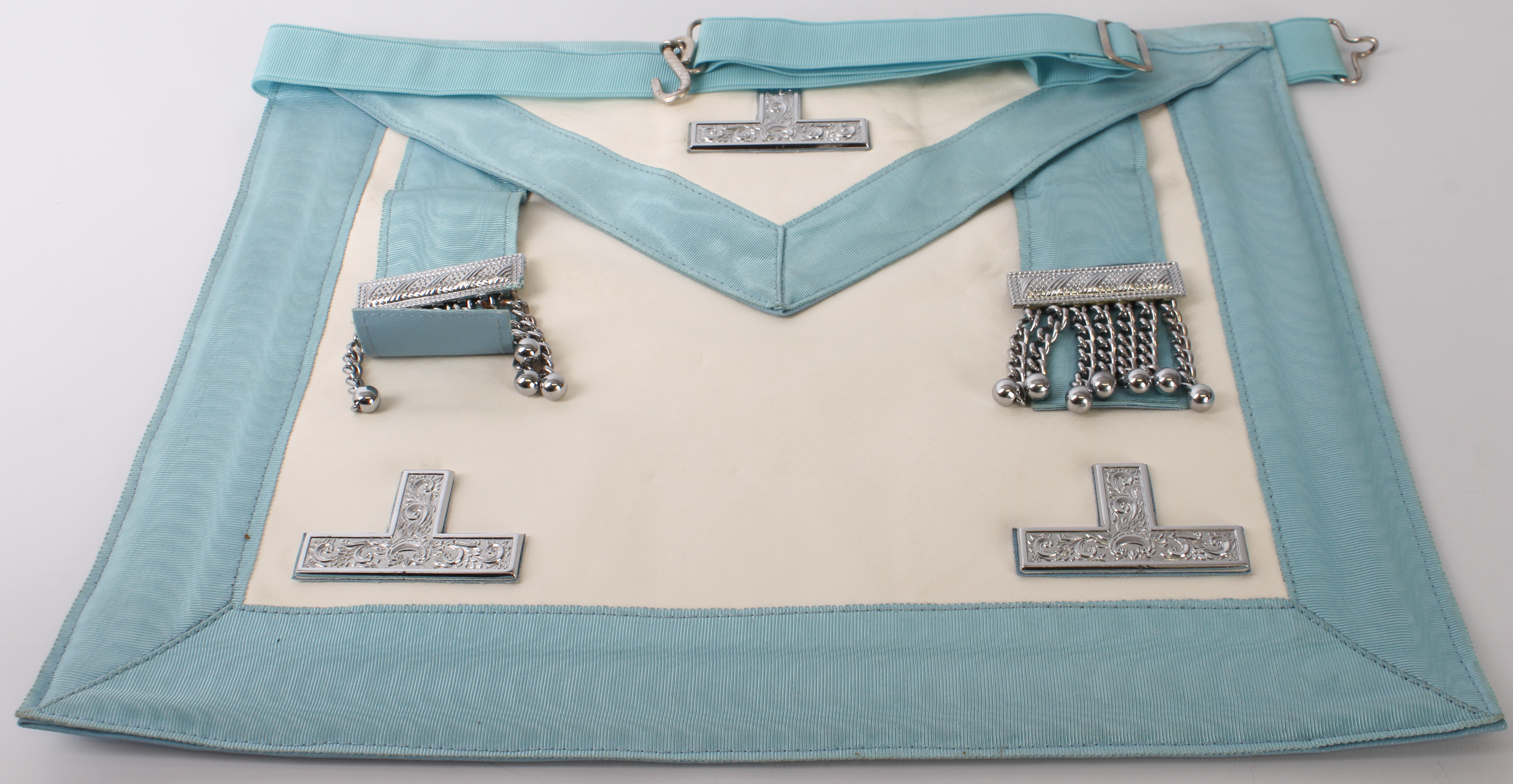 Two Freemason's aprons and associated regalia: 1. Craft Worshipful Master Mason apron with Past - Image 3 of 5