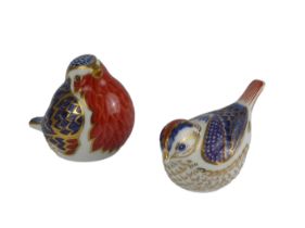 A Royal Crown Derby Robin paperweight - 6.6 cm high; together with a Goldcrest paperweight, both