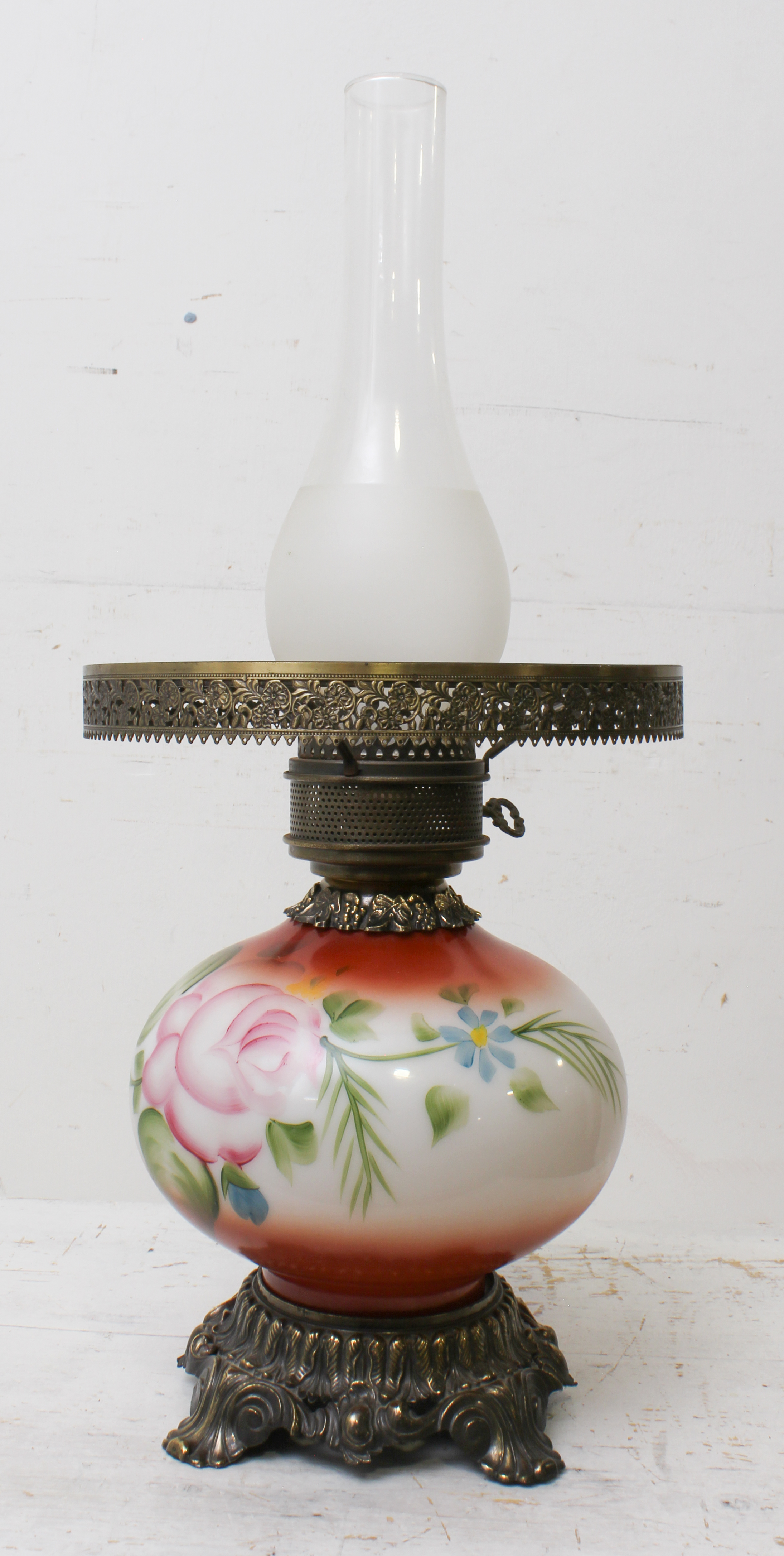 Two antique-style table lamps - one in the style of a Victorian glass and gilt-metal oil lamp, - Image 7 of 10