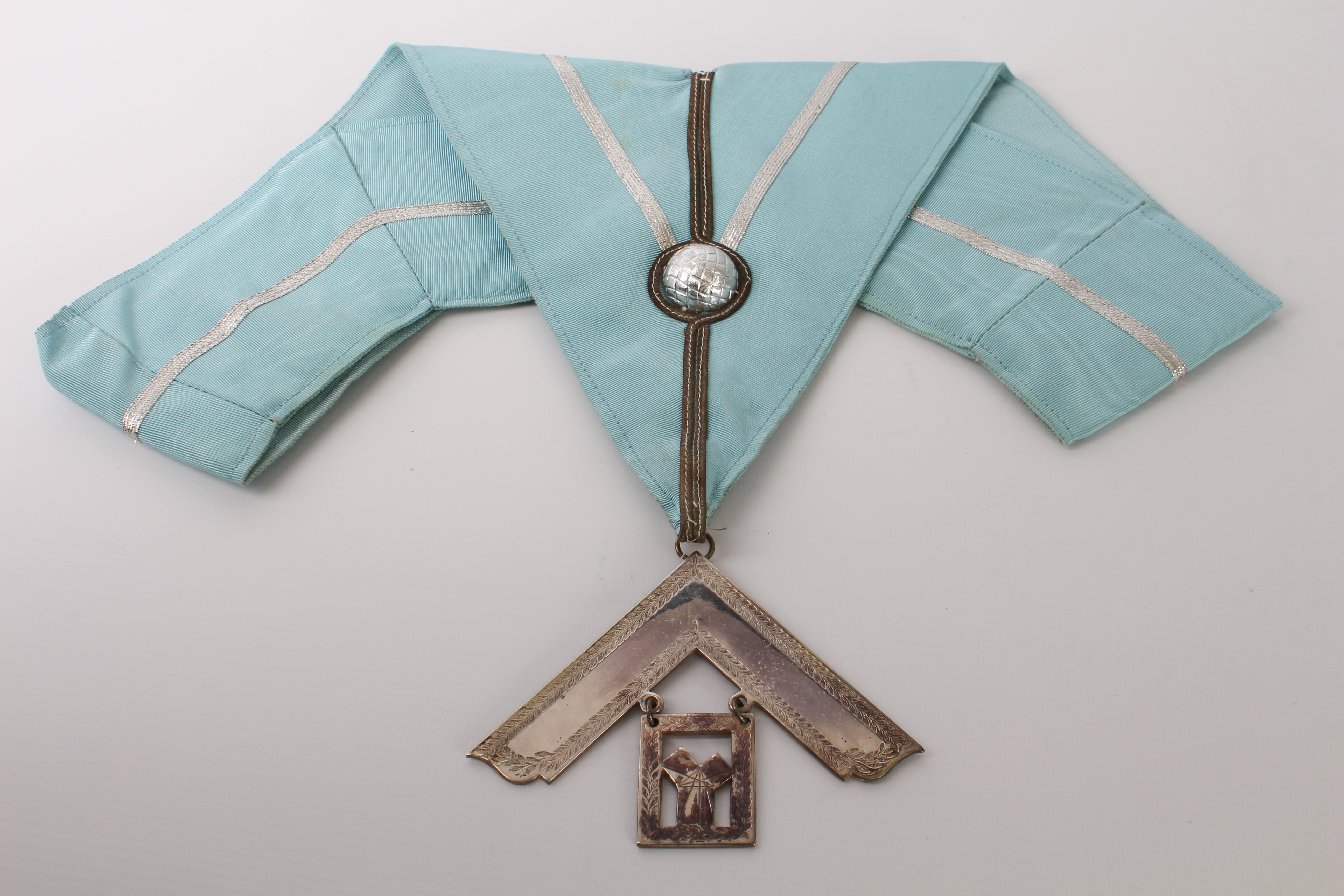 Two Freemason's aprons and associated regalia: 1. Craft Worshipful Master Mason apron with Past - Image 2 of 5