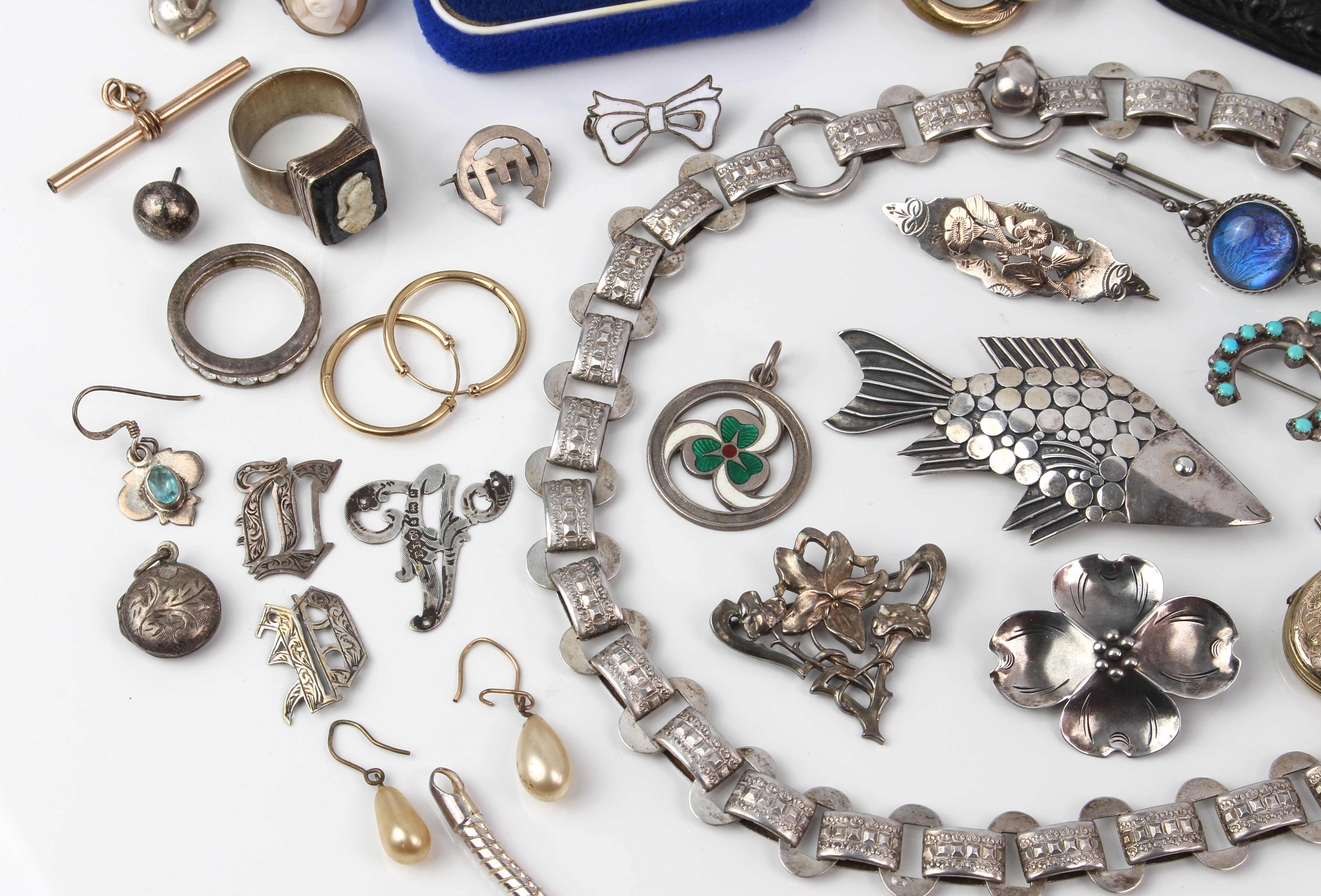 A collection of vintage silver jewellery - 1930s-80s, including rings, a chunky fancy link necklace, - Image 3 of 4