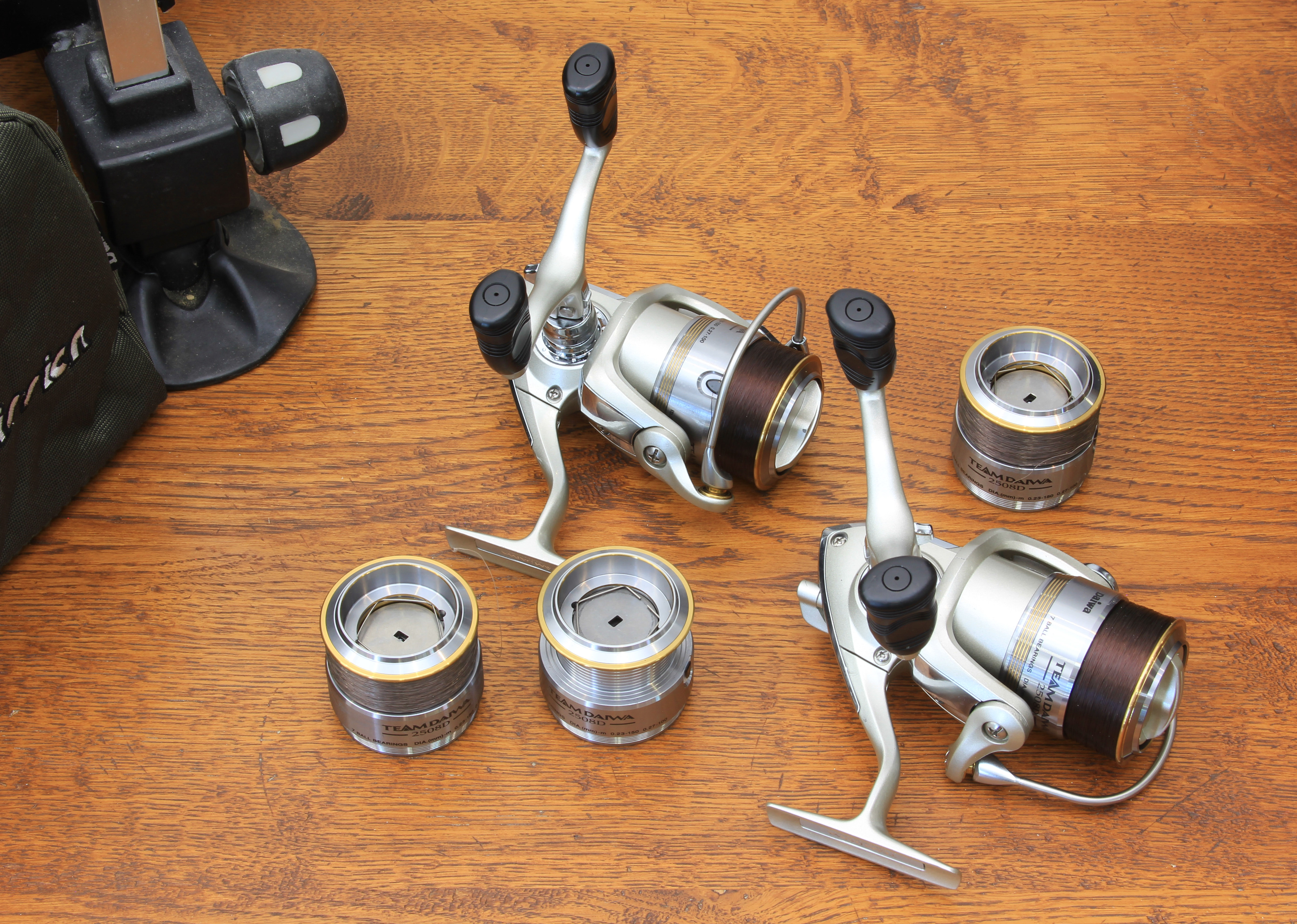 A good collection of carp fishing equipment - comprising a Daiwa Aqualite Connoisseur G8 Power Super - Bild 5 aus 6