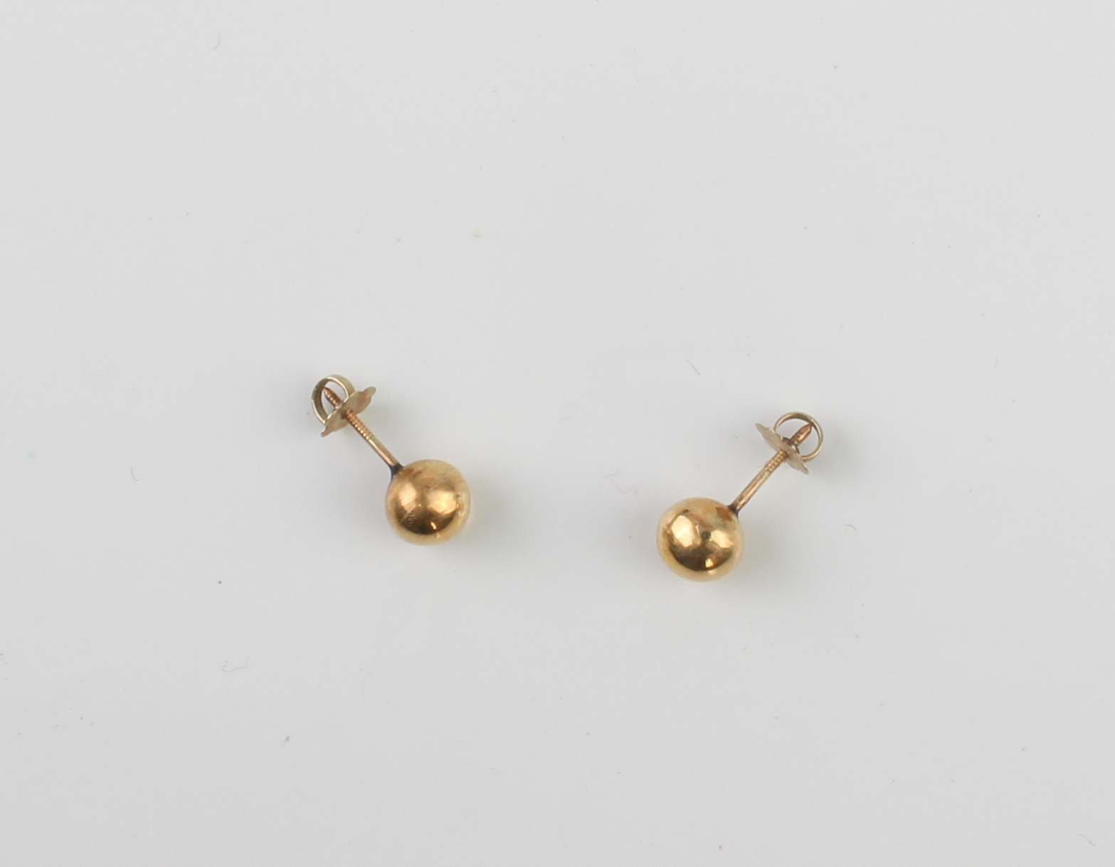 Two cultured pearl and 9ct gold earrings - both with 7mm pearls, one in white gold, the other yellow - Image 3 of 3