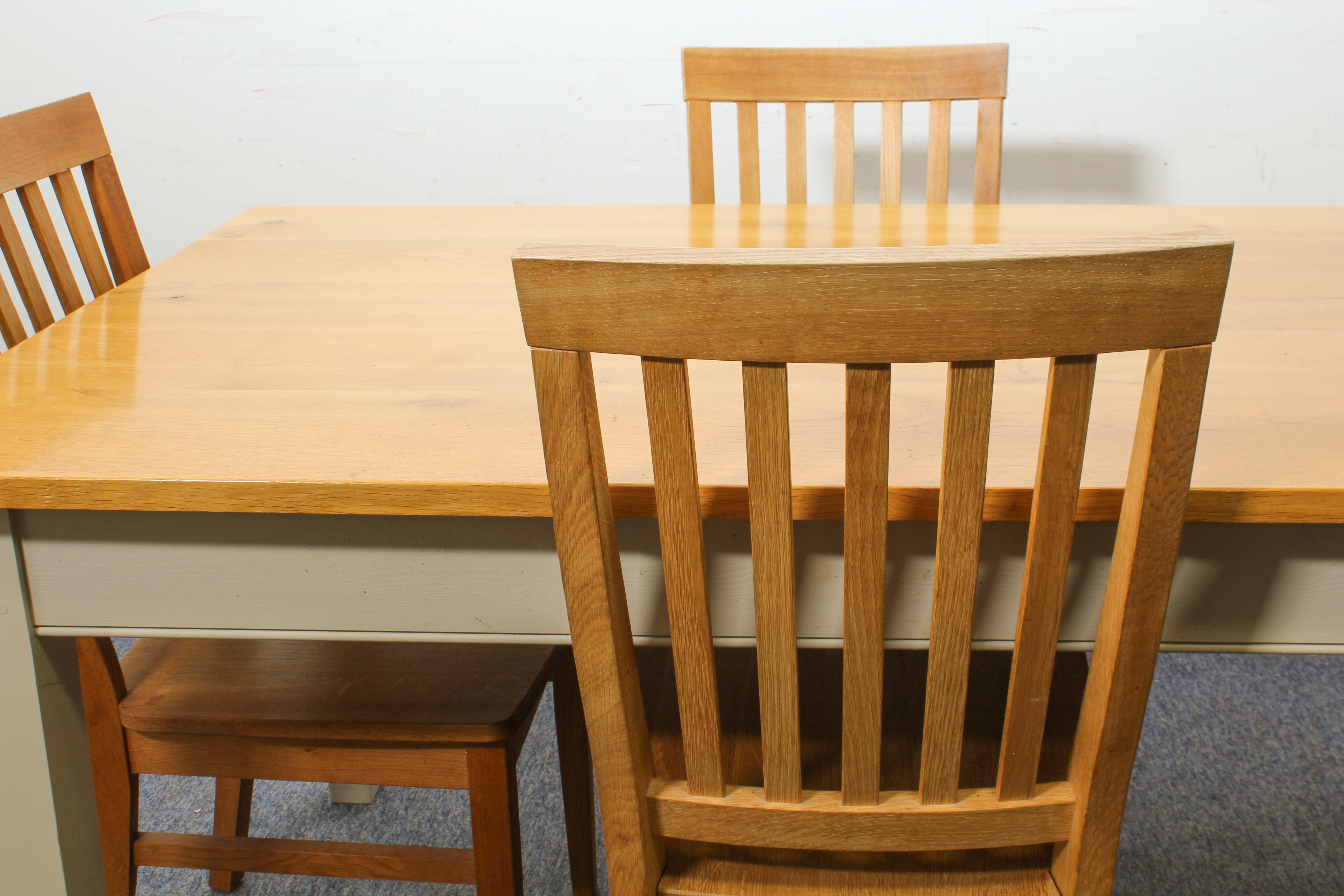 A painted and light-oak dining table - the rectangular light-oak top on a pale-grey painted frame - Image 4 of 5