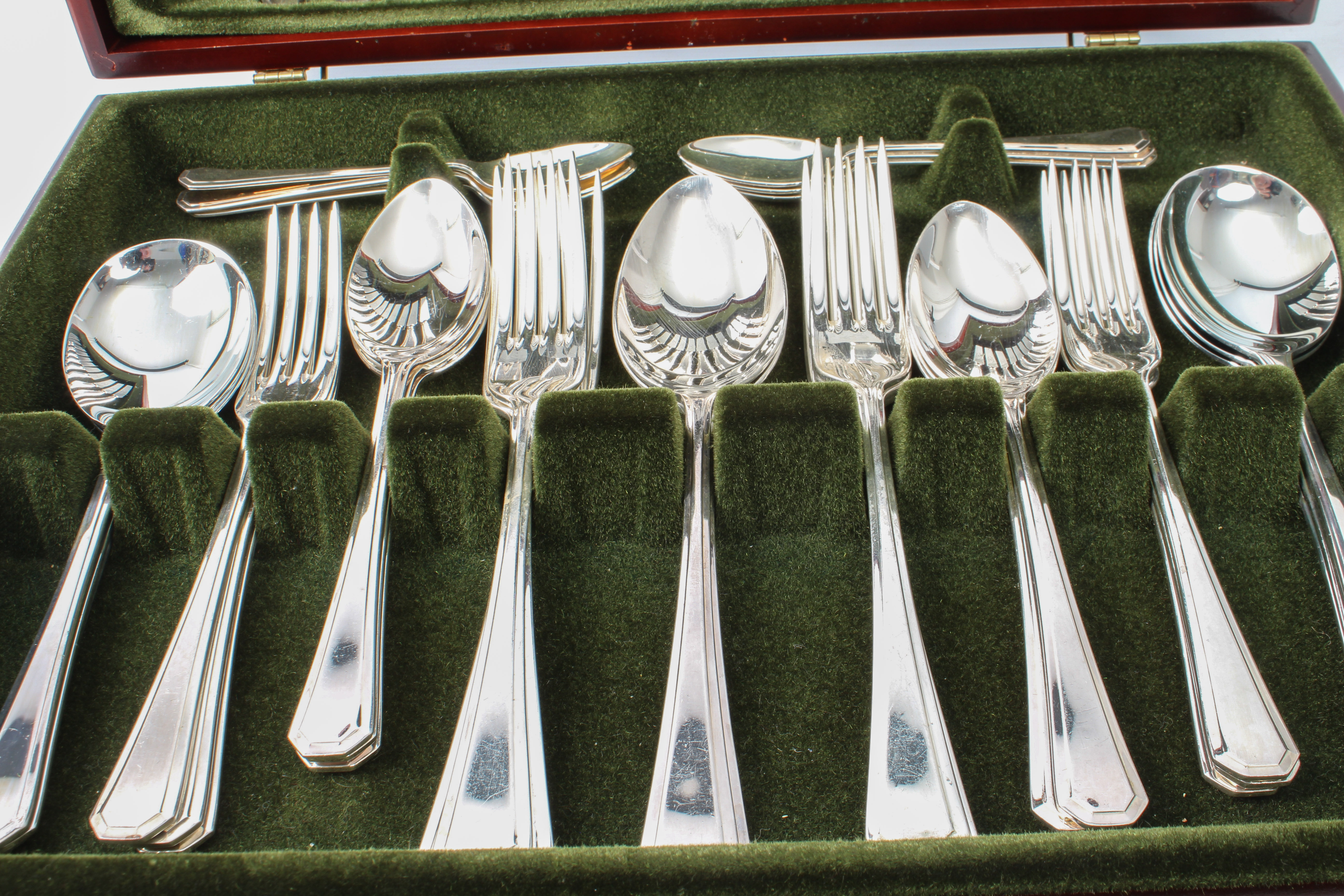 A canteen of silver-plated cutlery for six place settings - A1 EPNS by Tudor Crown of Sheffield, - Bild 3 aus 4