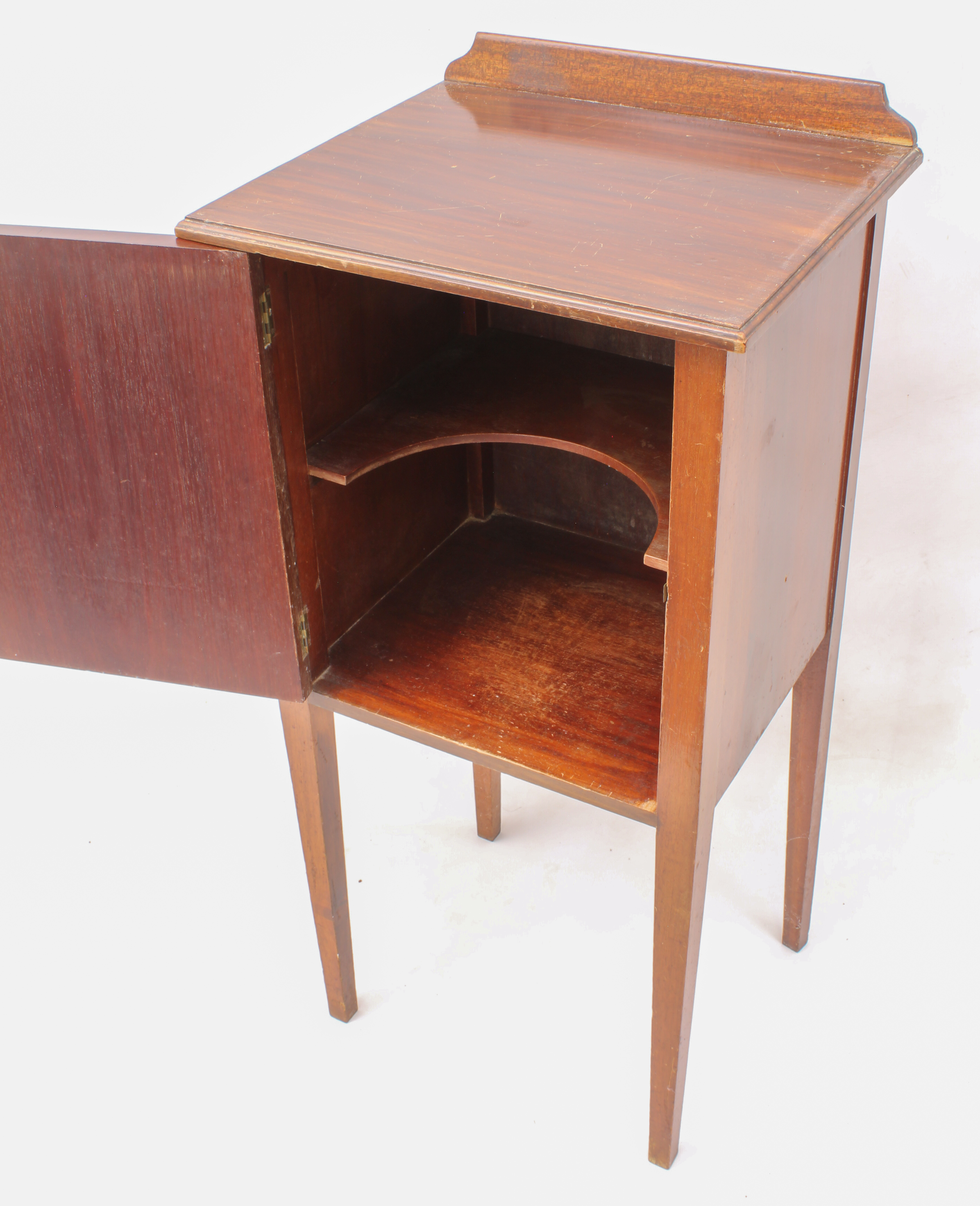 A bedside cabinet and a bedside chest: 1. Edwardian mahogany cabinet, moulded top with short upstand - Image 3 of 6