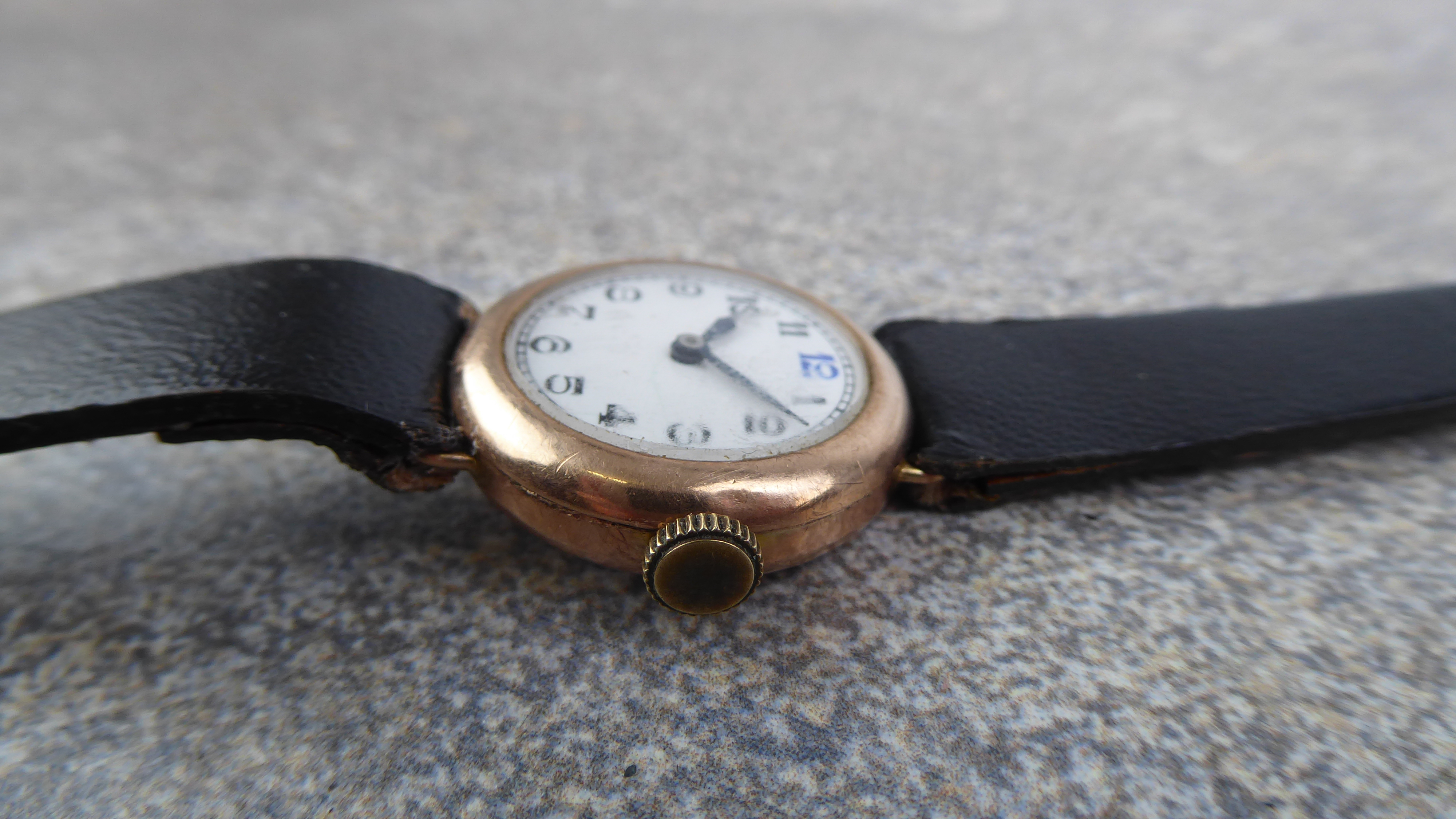 A ladies 9ct rose gold watch, in working order. - Image 2 of 3