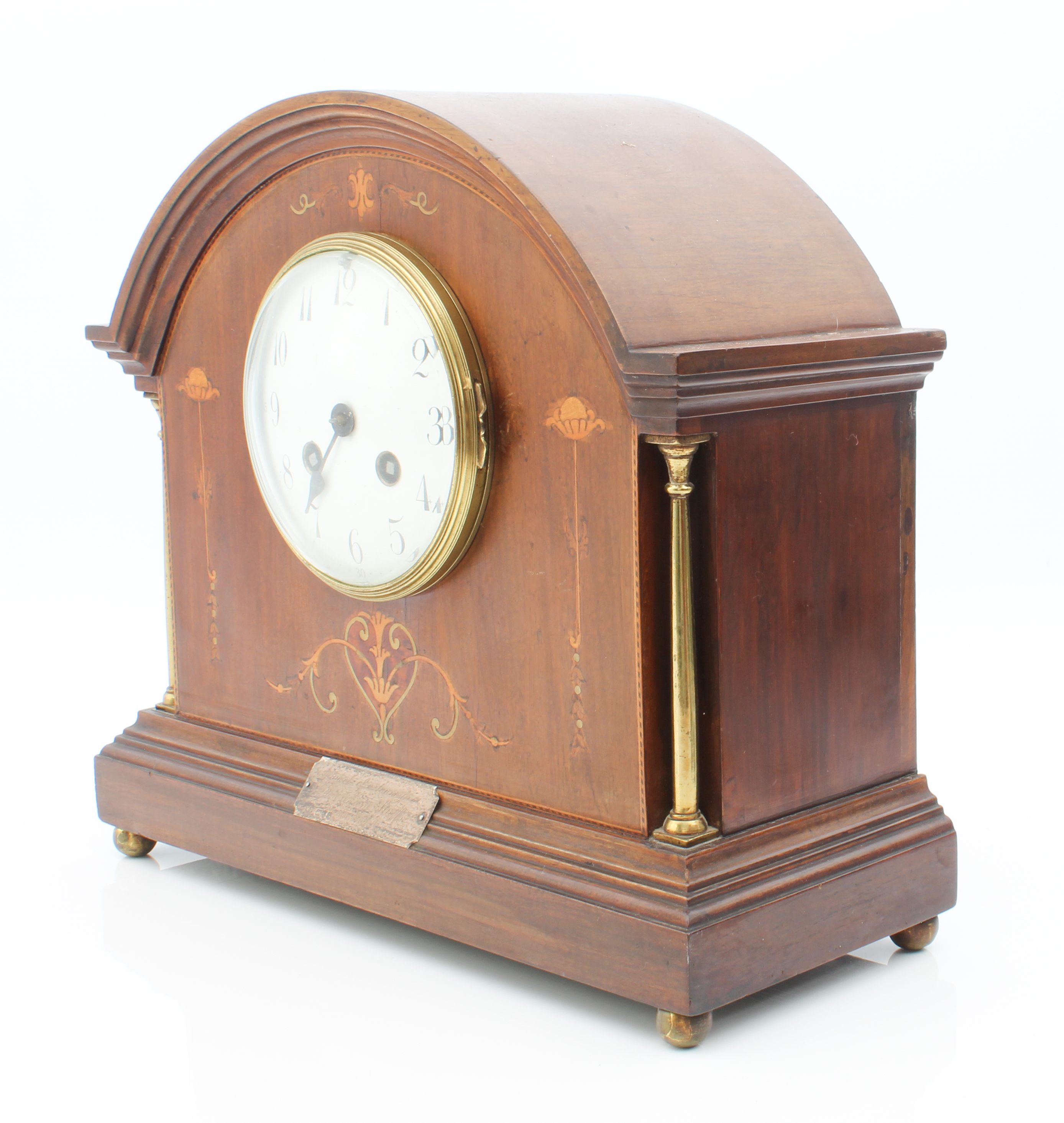 An early 20th century mahogany and marquetry cased mantel clock - the arched case with marquetry - Image 2 of 4