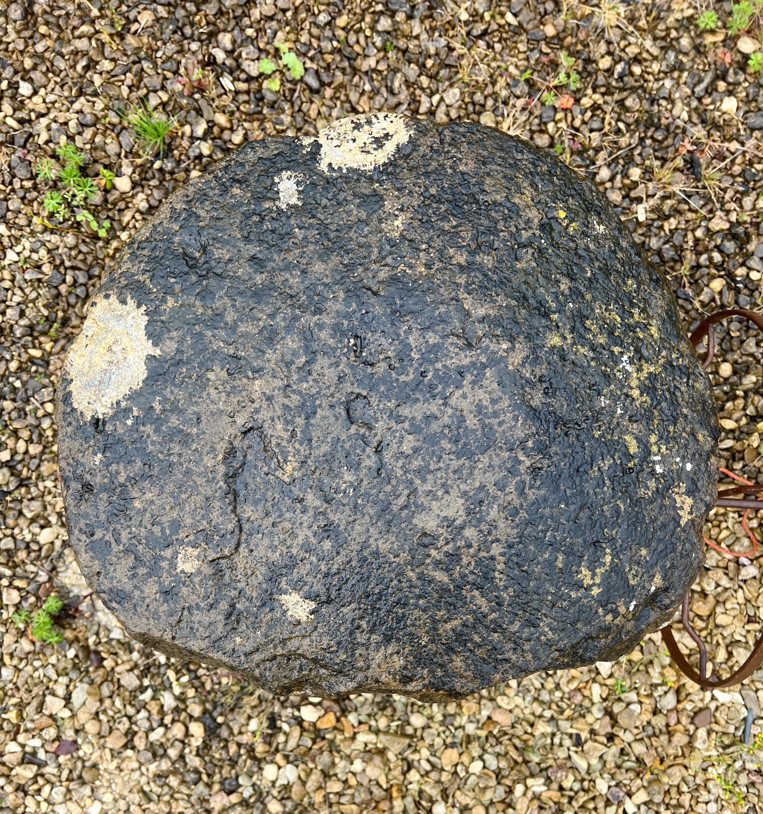 A Cotswold stone staddle stone - the top 50cm x 45cm (missing part of one side, see photo), 75 cm - Image 2 of 2