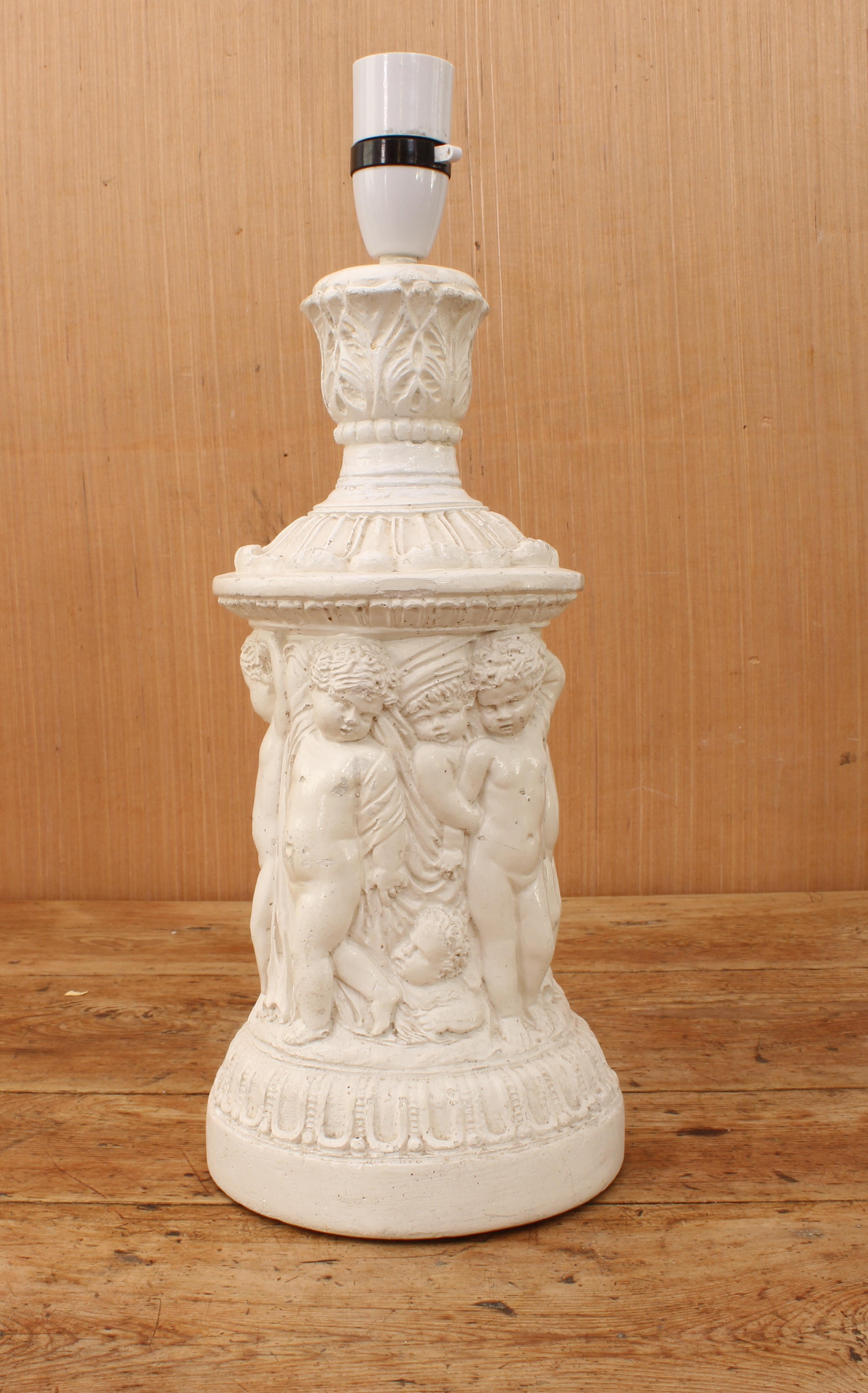 A distressed, painted standard lamp - with barleytwist and fluted column, to a fluted and egg & dart - Bild 4 aus 5