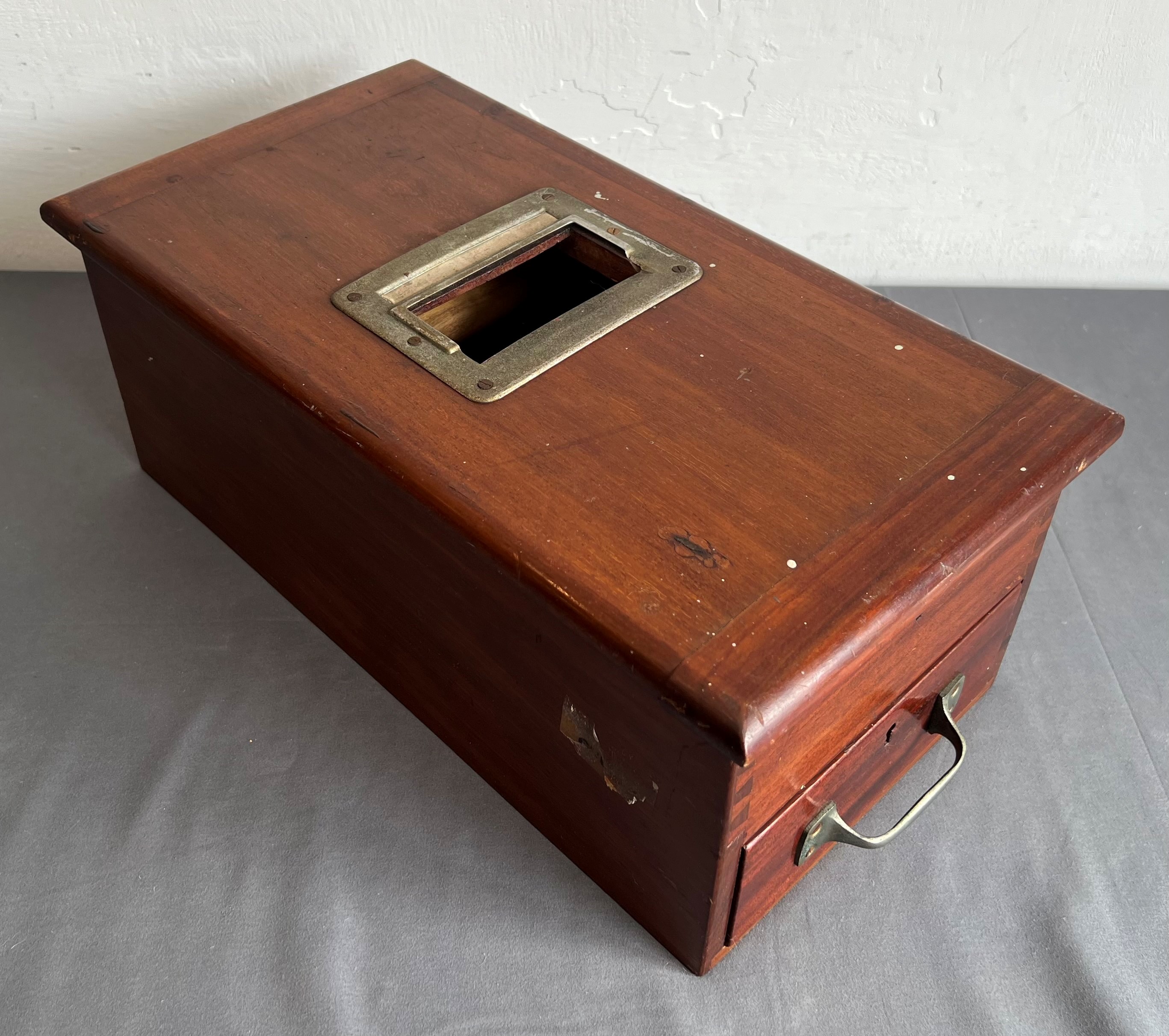 An antique mahogany counter top shop till - with plated fittings, 44.5 x 23.5 x 17.5 cm.